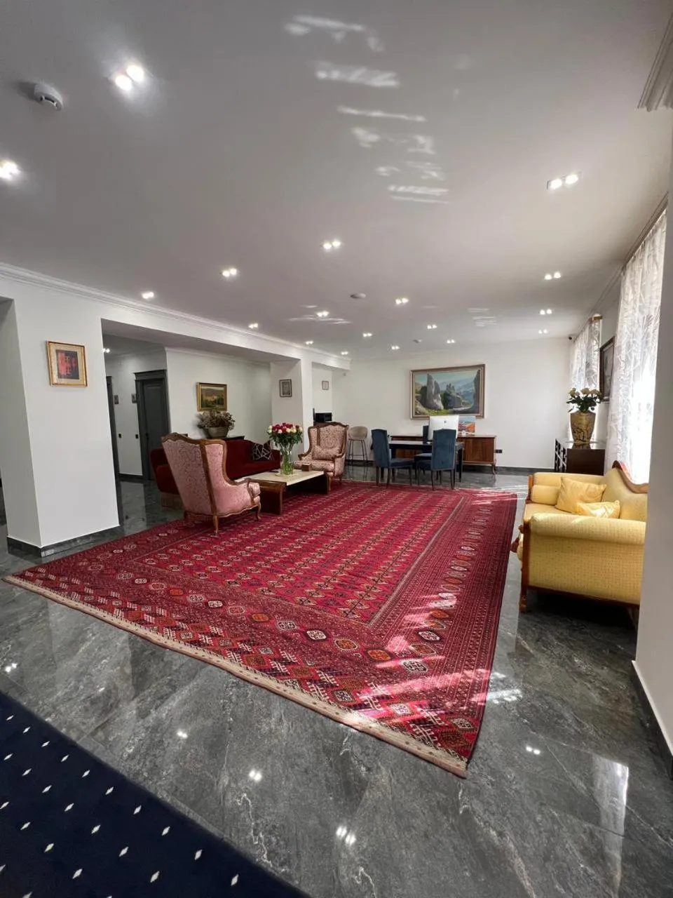Lobby or reception in Plaza Viktoria Hotel Yerevan