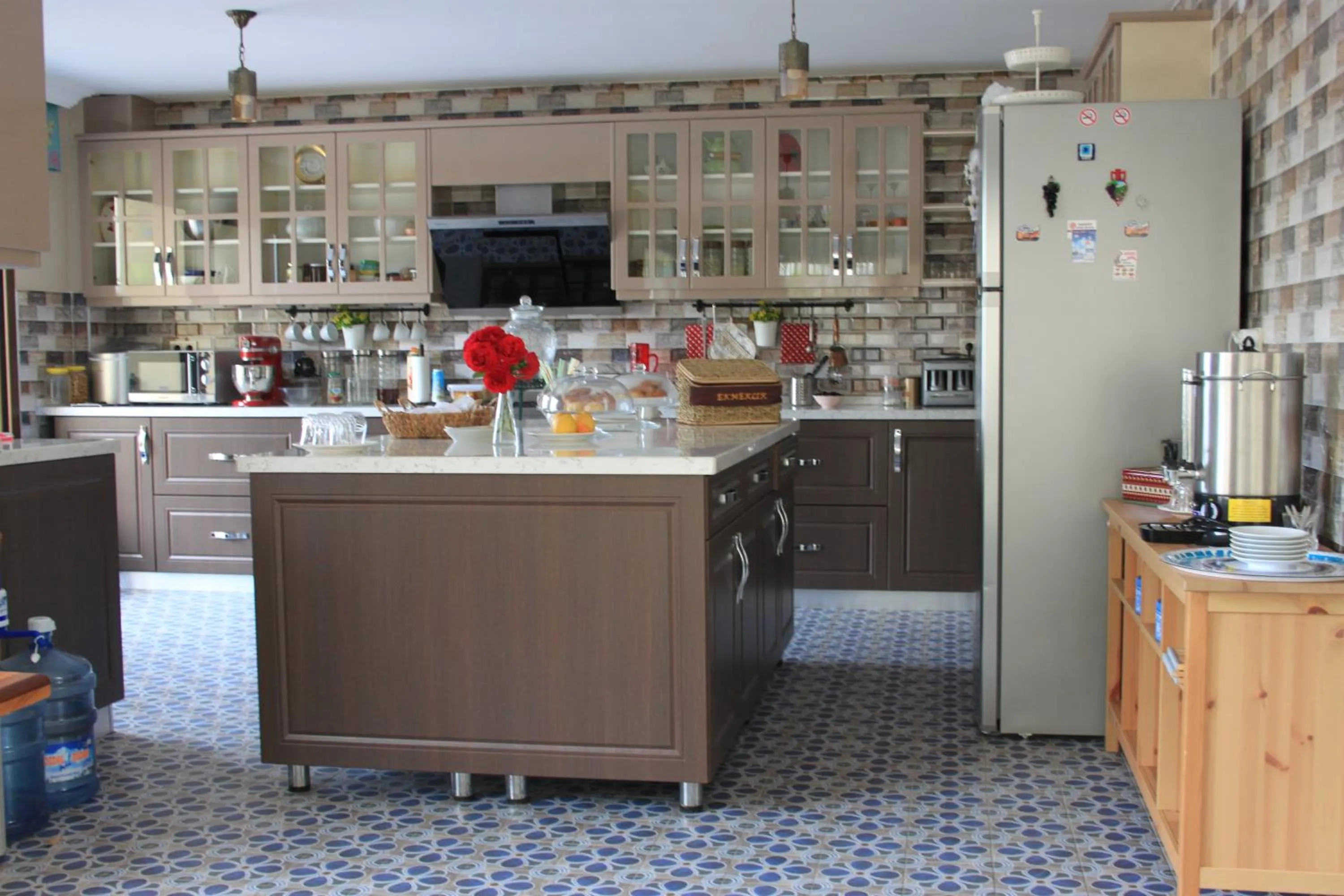 Communal kitchen in Nilüfer Butik Otel