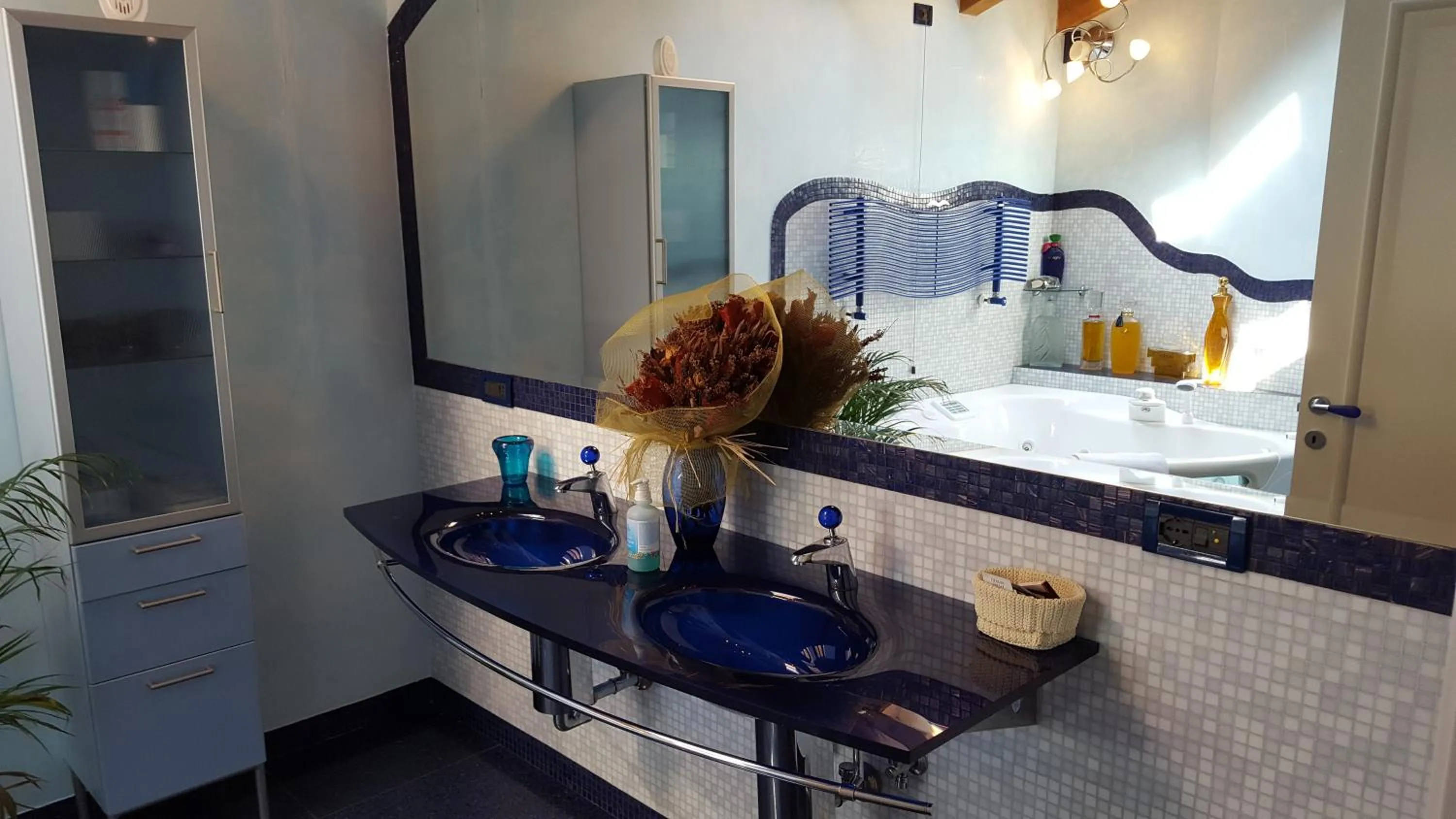 Bathroom in B&B Melograno MC