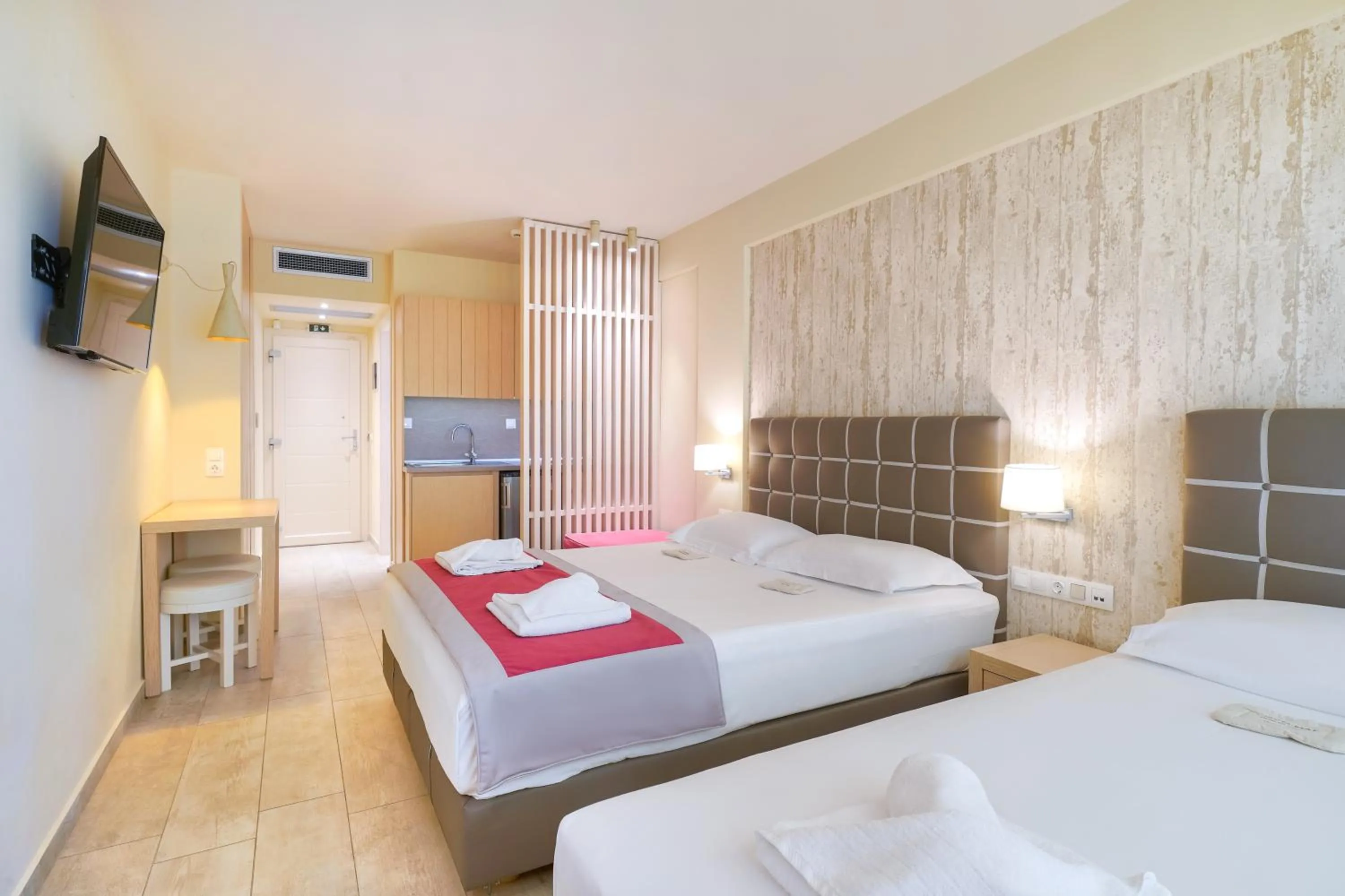 Photo of the whole room, Bed in Iliorama Luxury Apartments