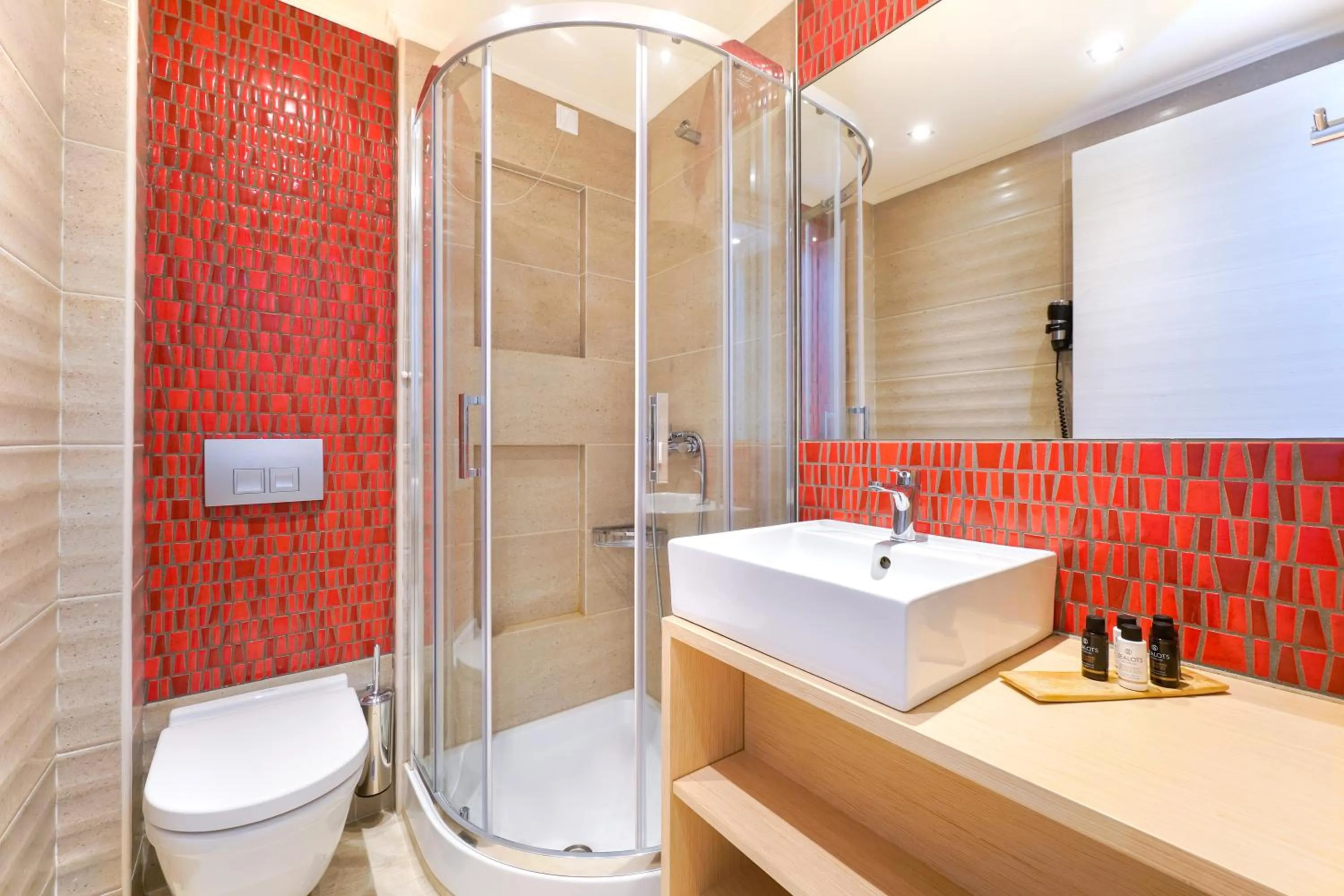 Shower in Iliorama Luxury Apartments