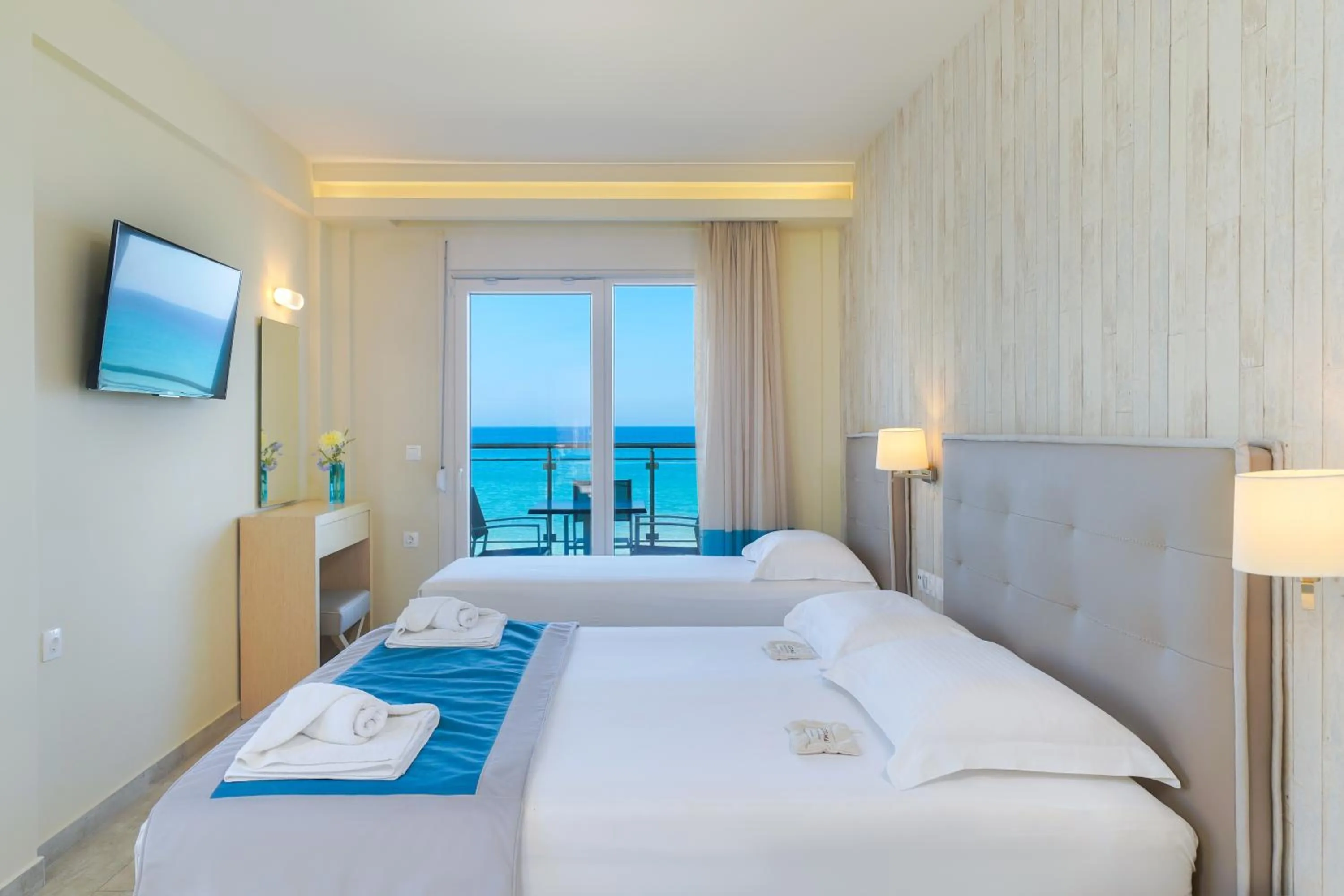 Photo of the whole room, Bed in Iliorama Luxury Apartments