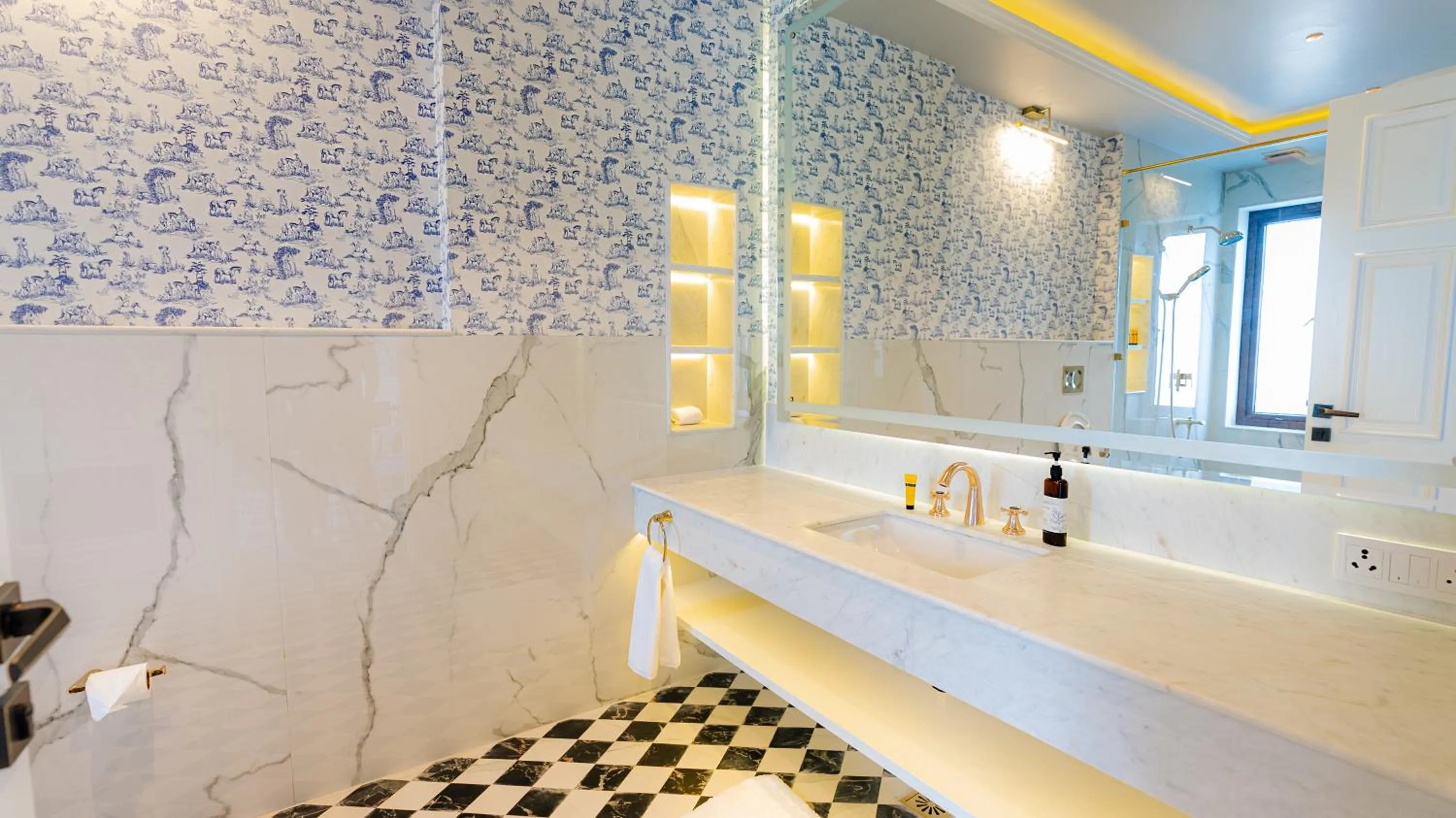 Shower in The Manor Sports and Wellness Hotel