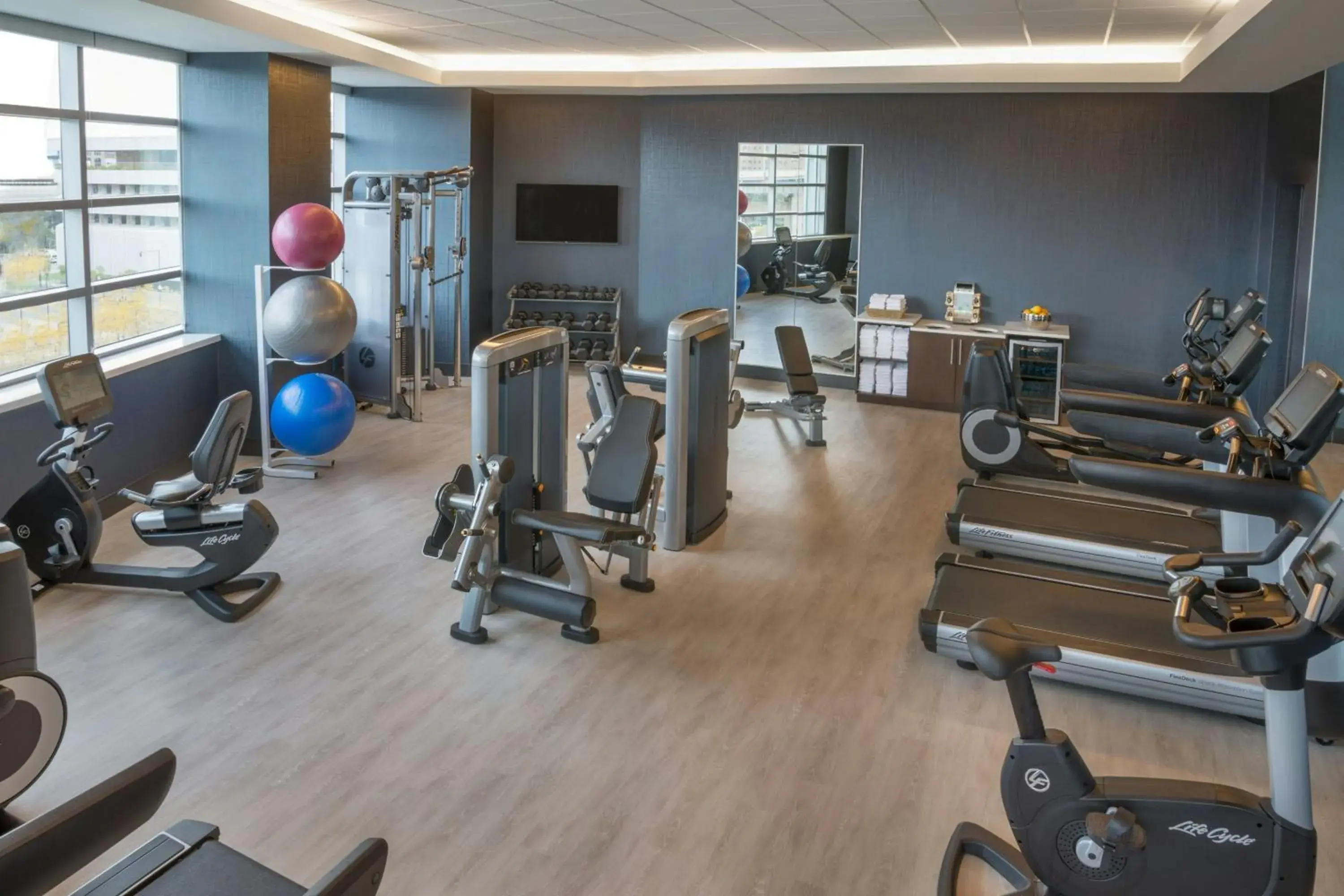 Fitness centre/facilities in Buffalo Marriott at LECOM HARBORCENTER Fitness centre/facilities in Buffalo Marriott at LECOM HARBORCENTER