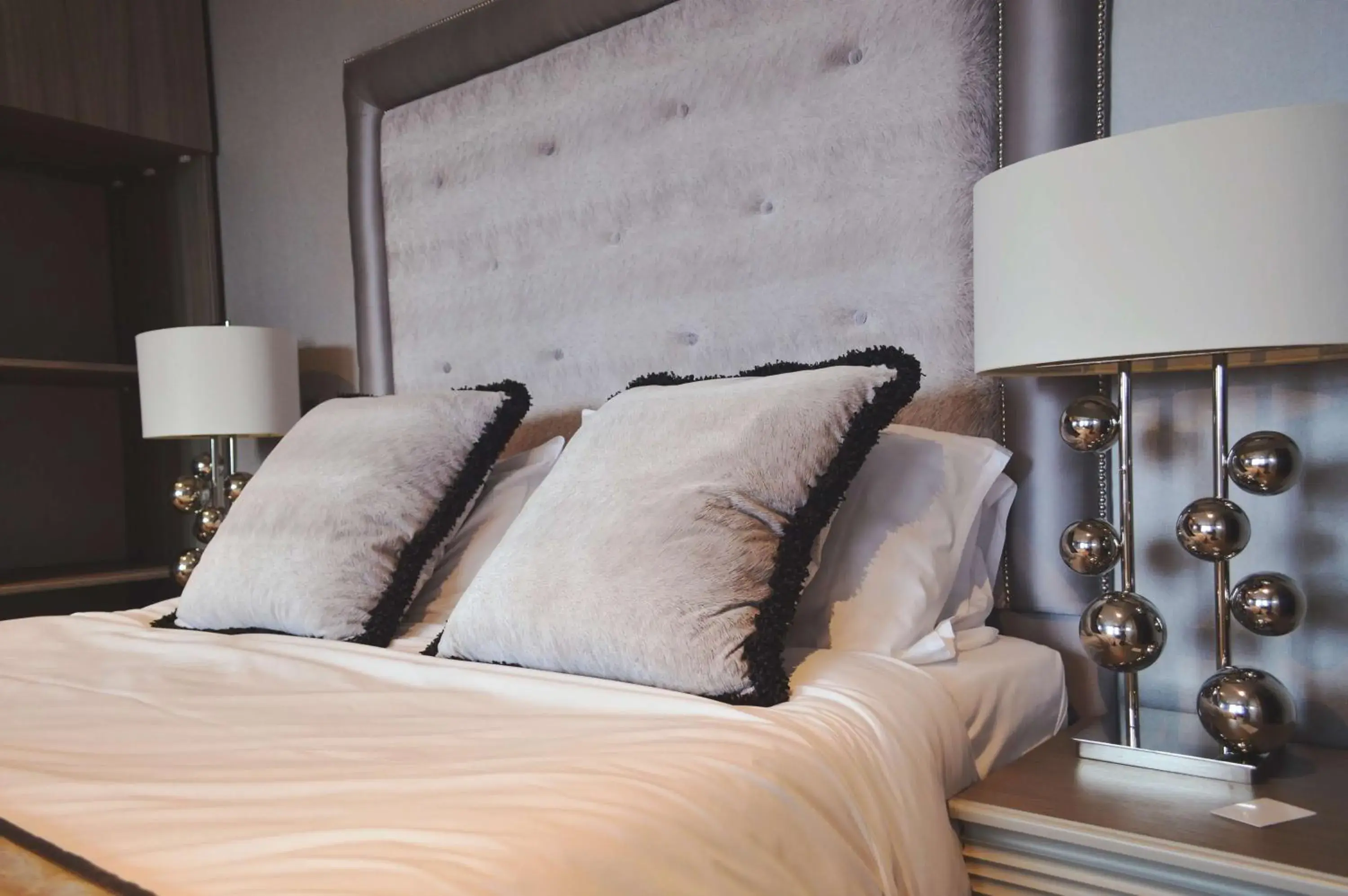 Photo of the whole room, Bed in The Eccleston Hotel; BW Signature Collection Photo of the whole room, Bed in The Eccleston Hotel; BW Signature Collection