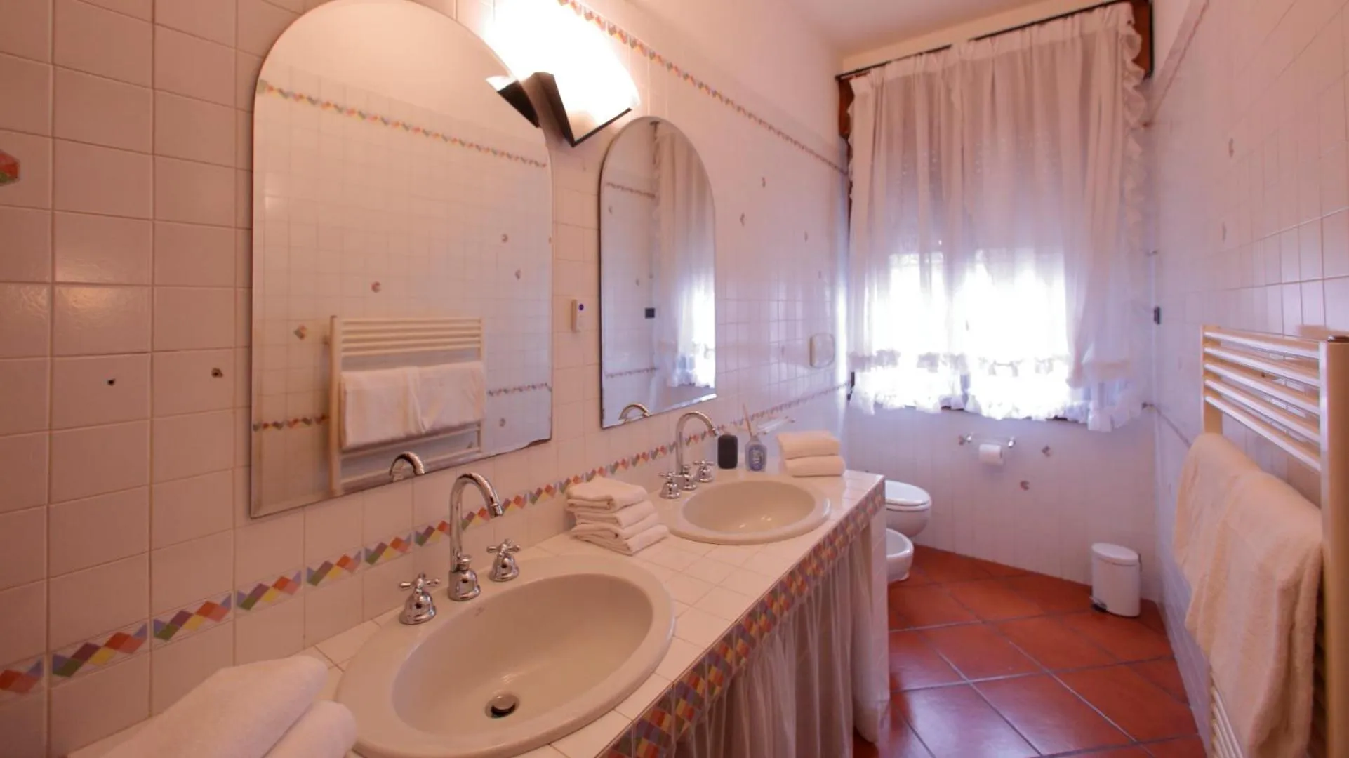 Bathroom in B&B Domus Sirmione