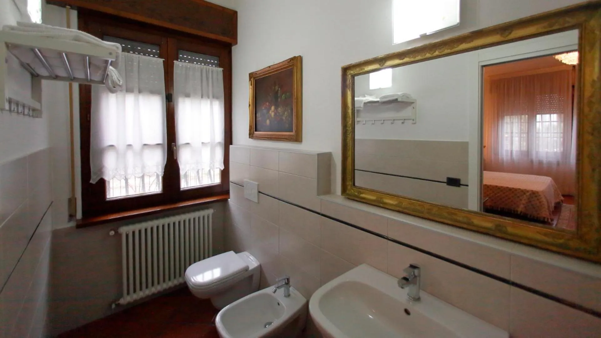 Bathroom in B&B Domus Sirmione