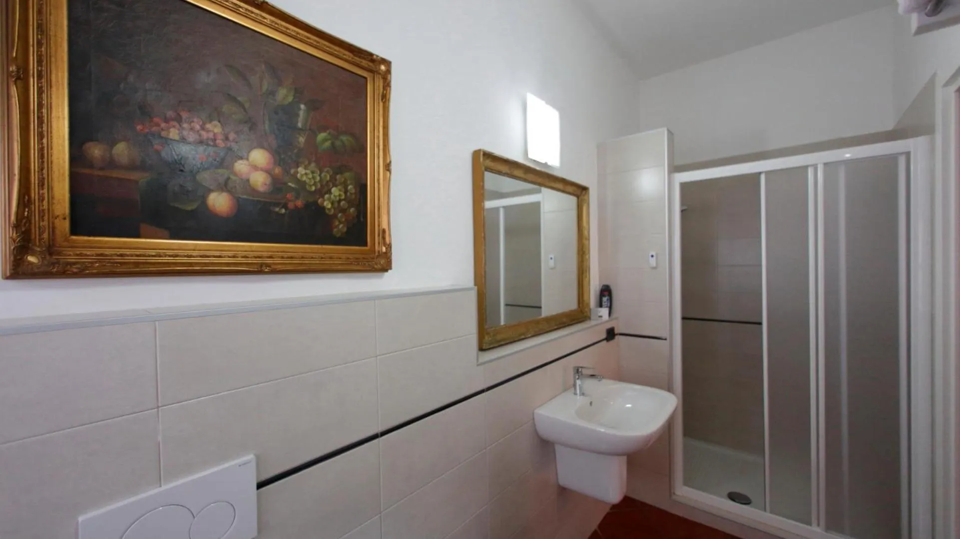 Bathroom in B&B Domus Sirmione