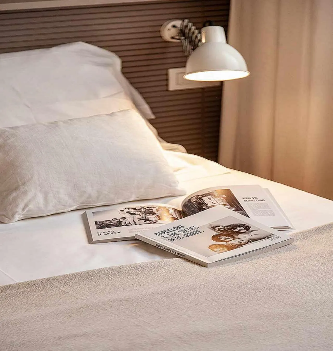 Bedroom, Bed in Sixties Ramblas