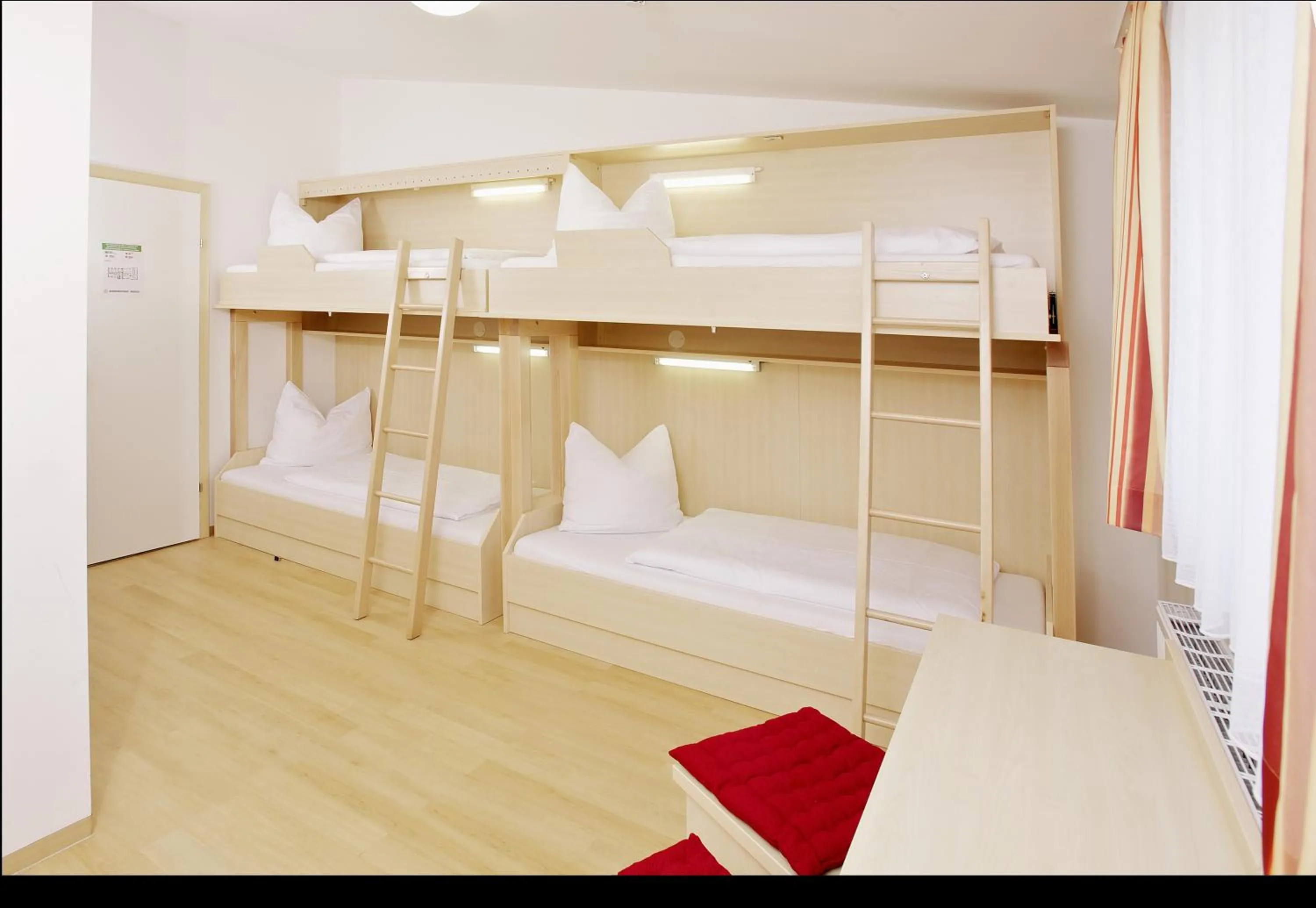 Photo of the whole room, Bed in Jugendgästehaus Mondsee