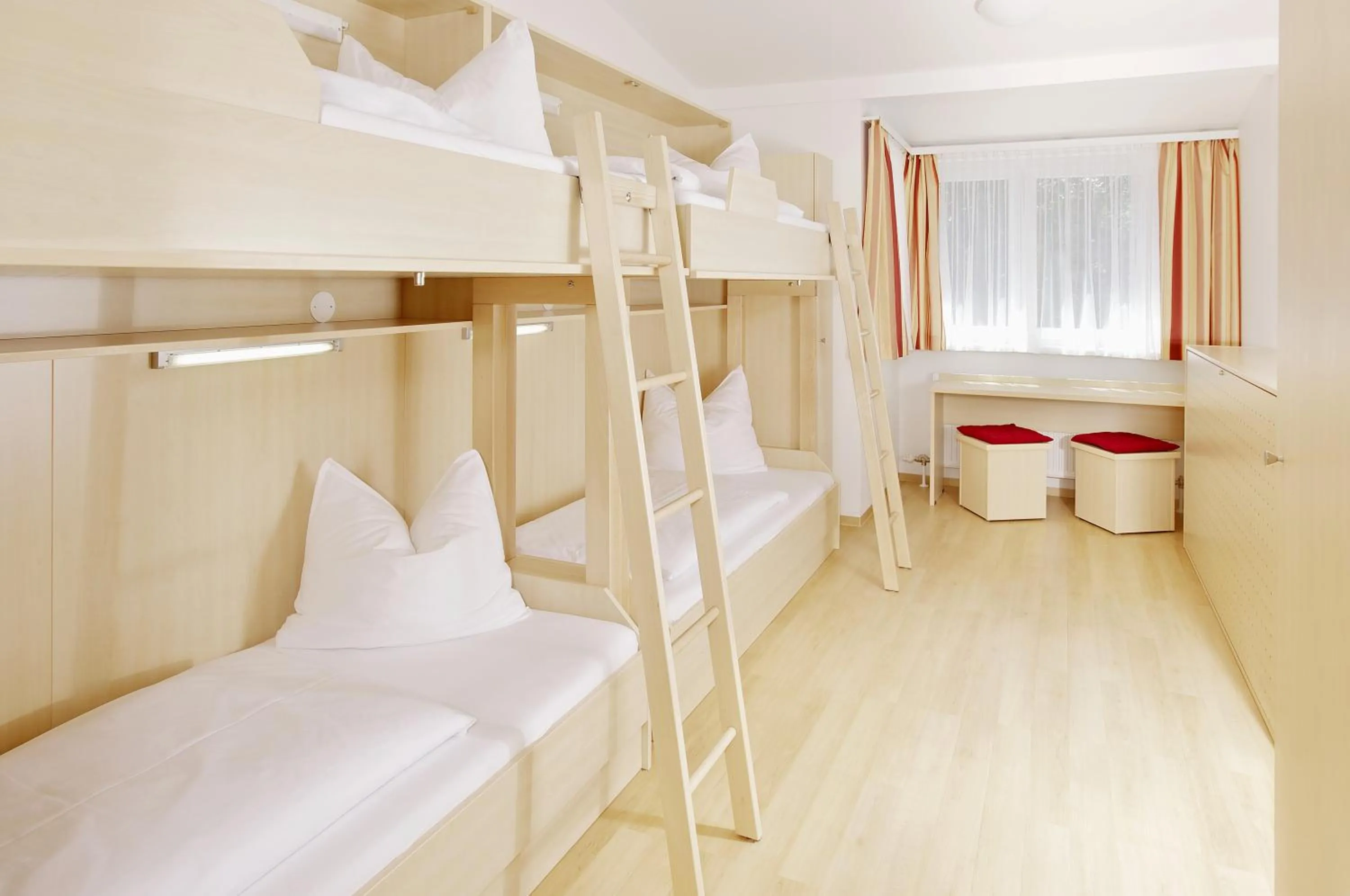Photo of the whole room, Bed in Jugendgästehaus Mondsee