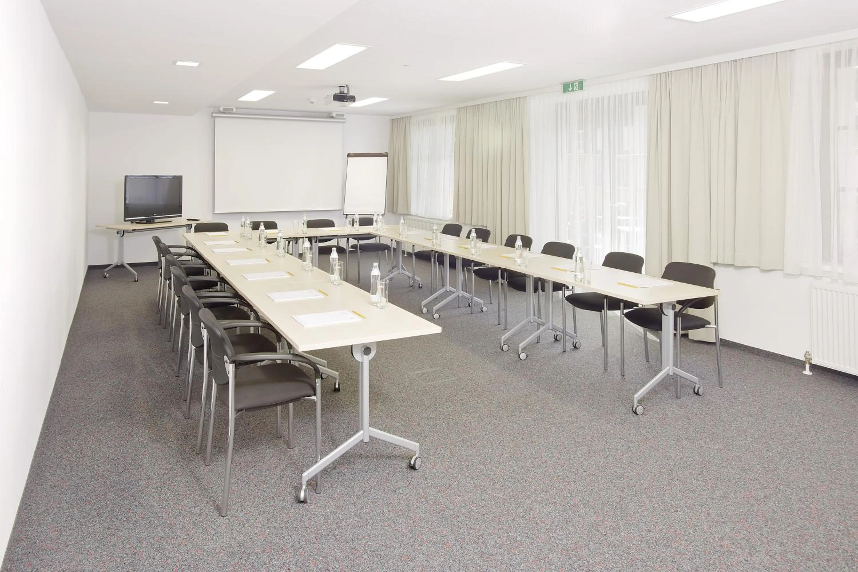 Meeting/conference room in Jugendgästehaus Mondsee