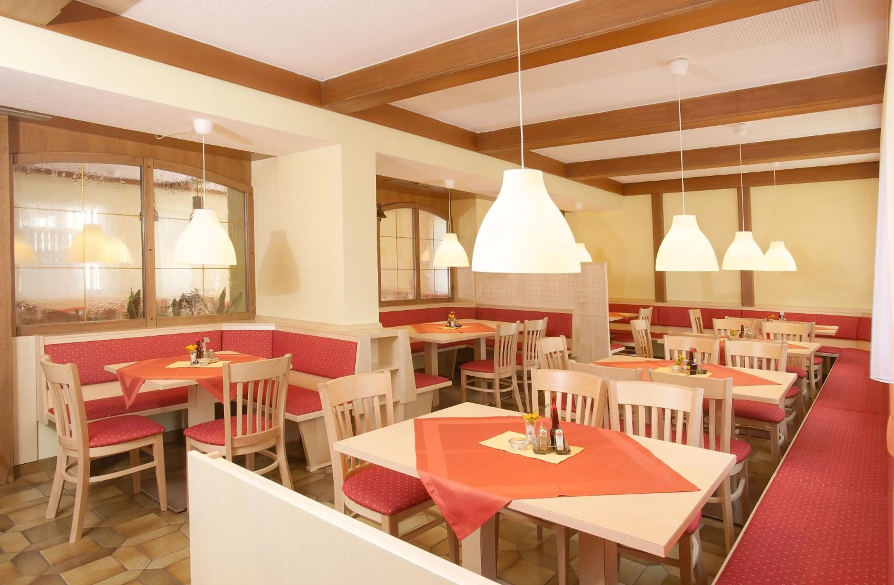 Restaurant/places to eat in Jugendgästehaus Mondsee