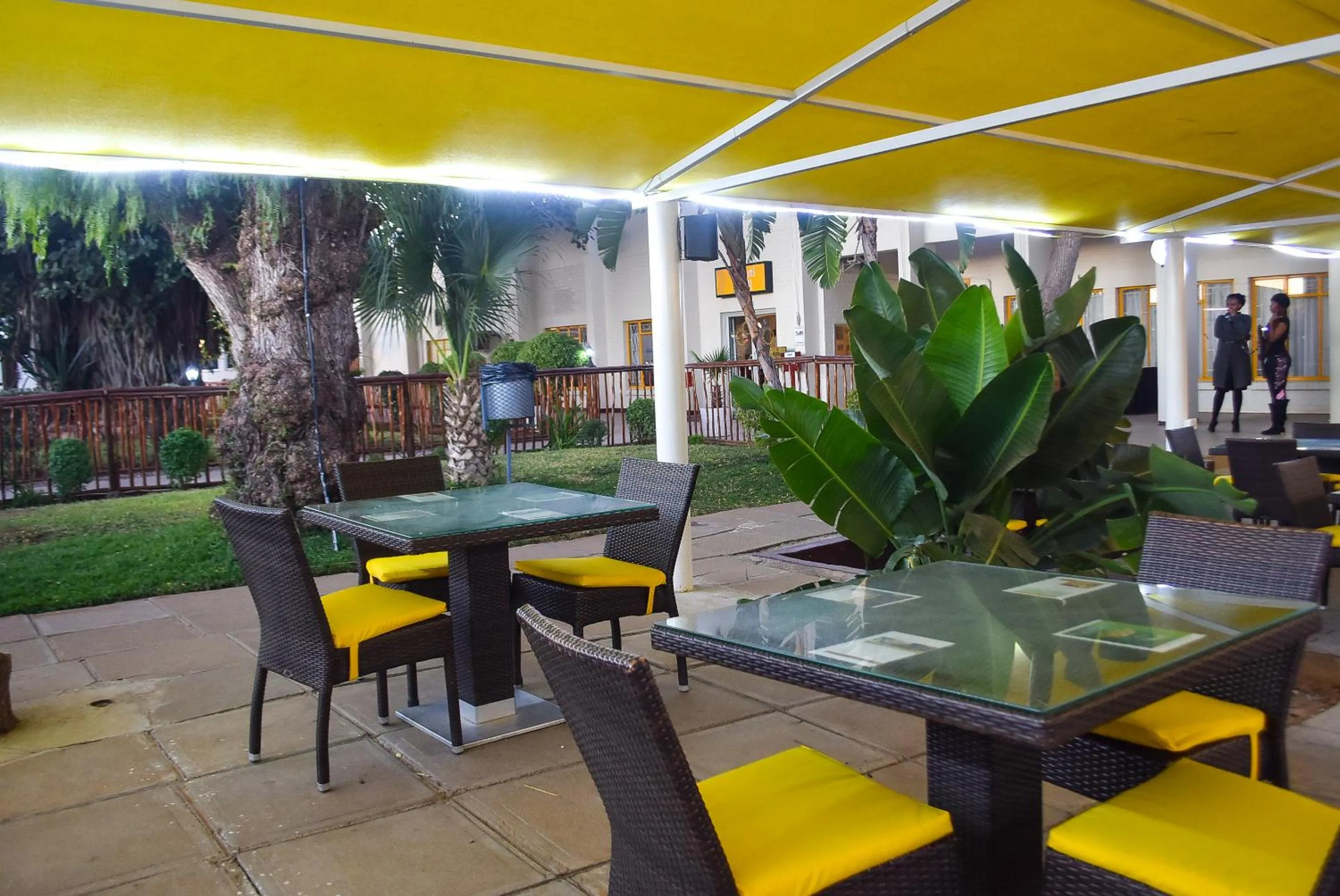 Patio in Cresta Botsalo Hotel