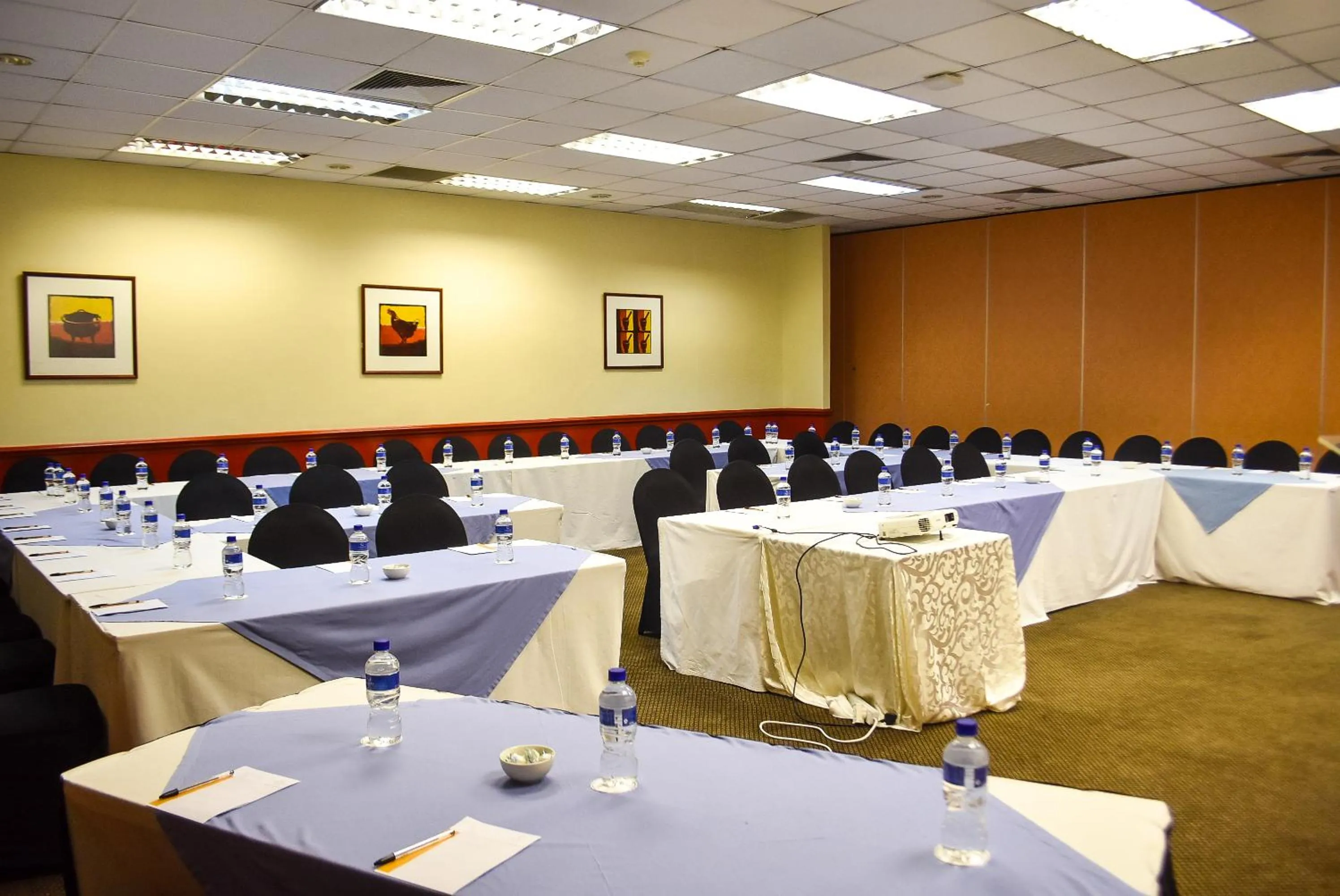Banquet/Function facilities in Cresta Botsalo Hotel