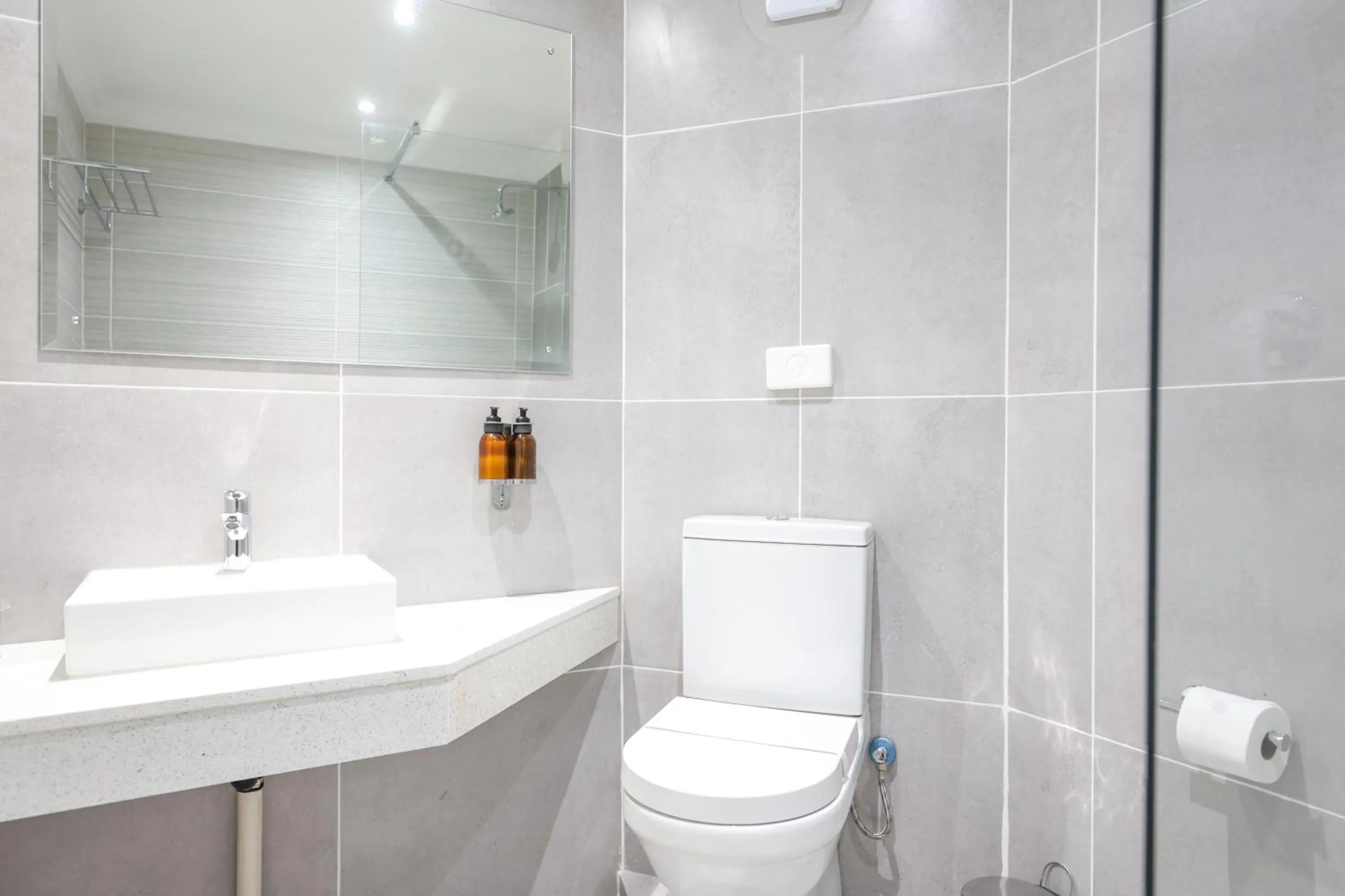 Shower in Cresta Botsalo Hotel
