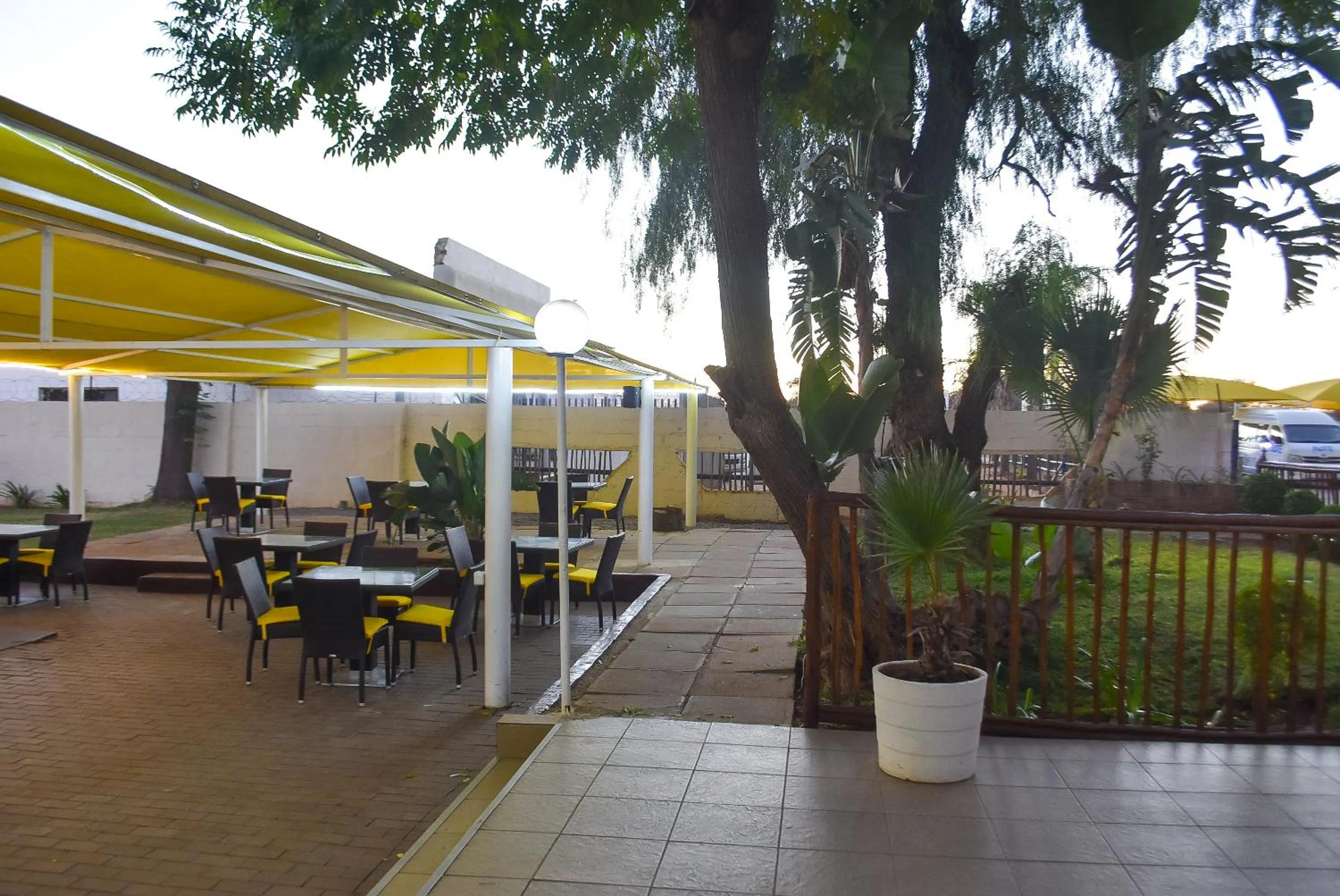 Patio in Cresta Botsalo Hotel