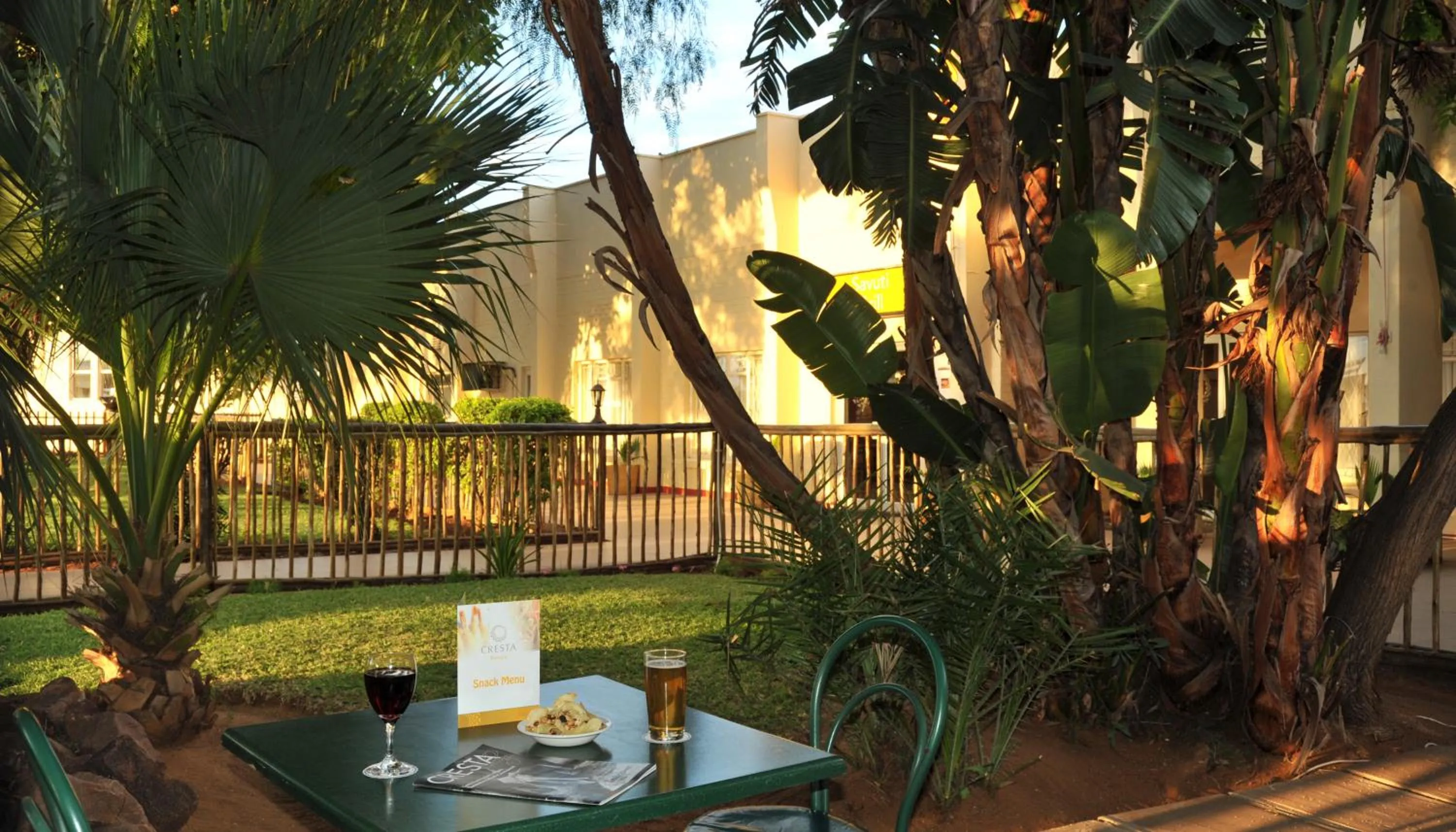 Patio in Cresta Botsalo Hotel