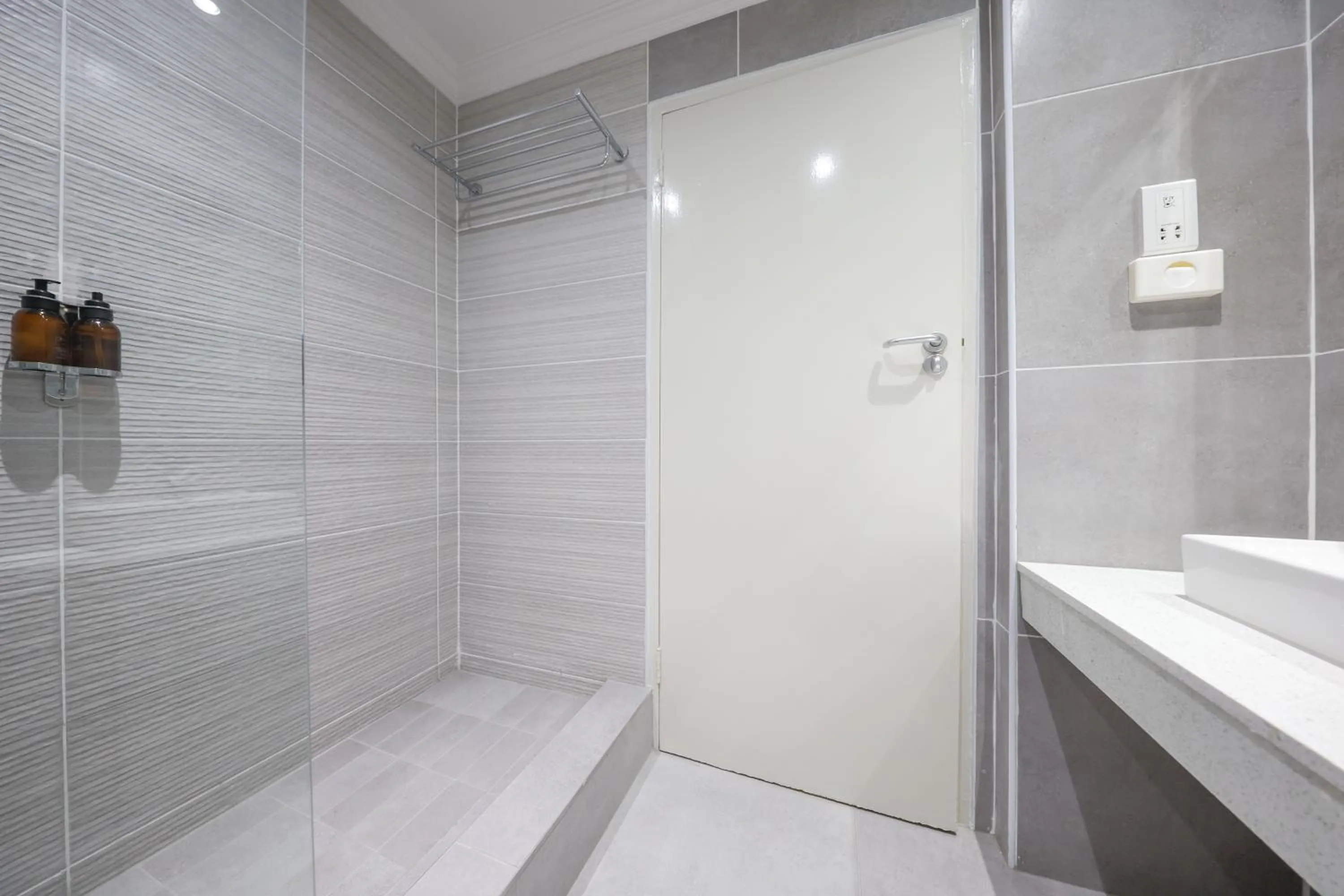 Shower in Cresta Botsalo Hotel