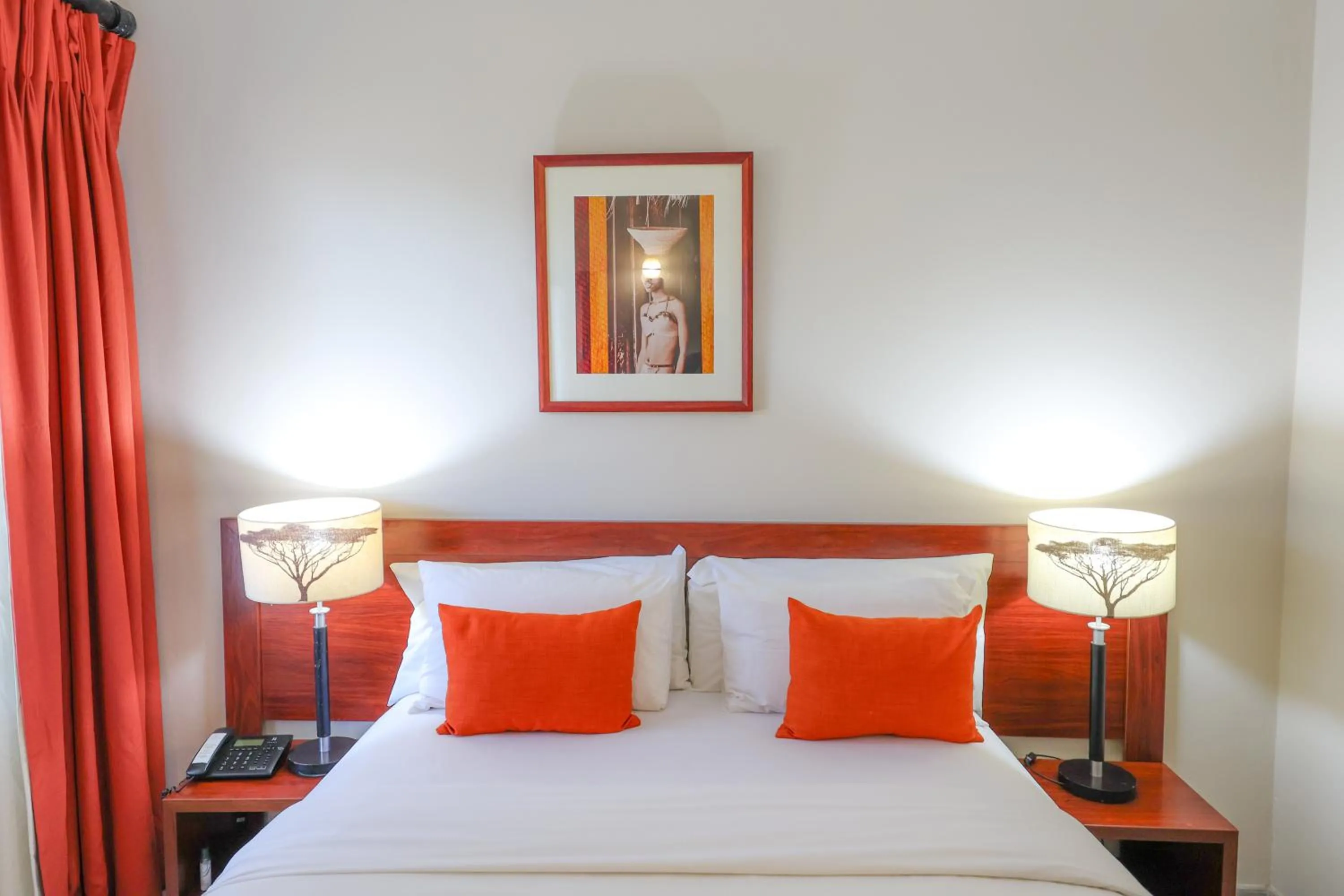 Bed in Cresta Botsalo Hotel