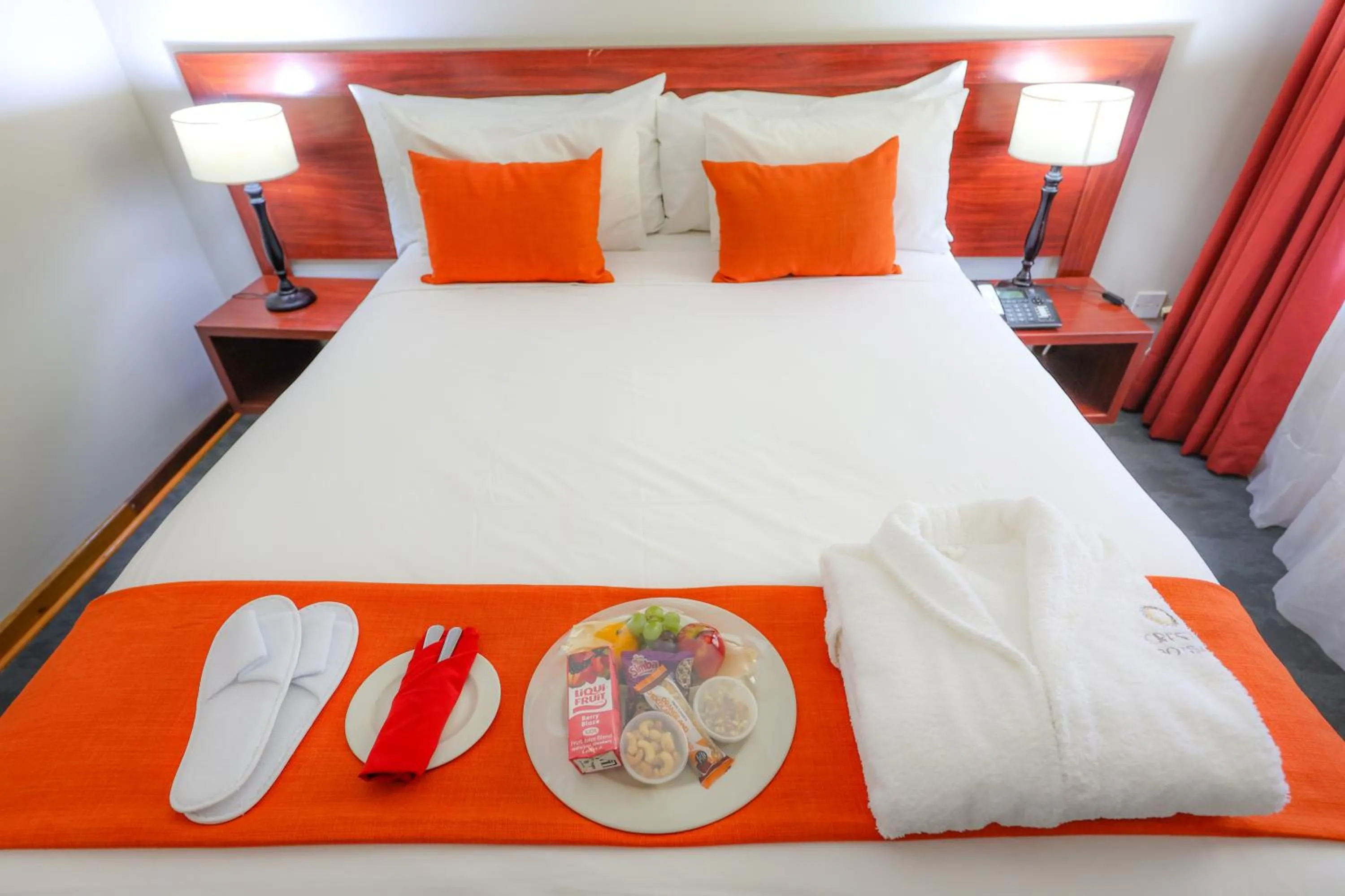 Bed in Cresta Botsalo Hotel