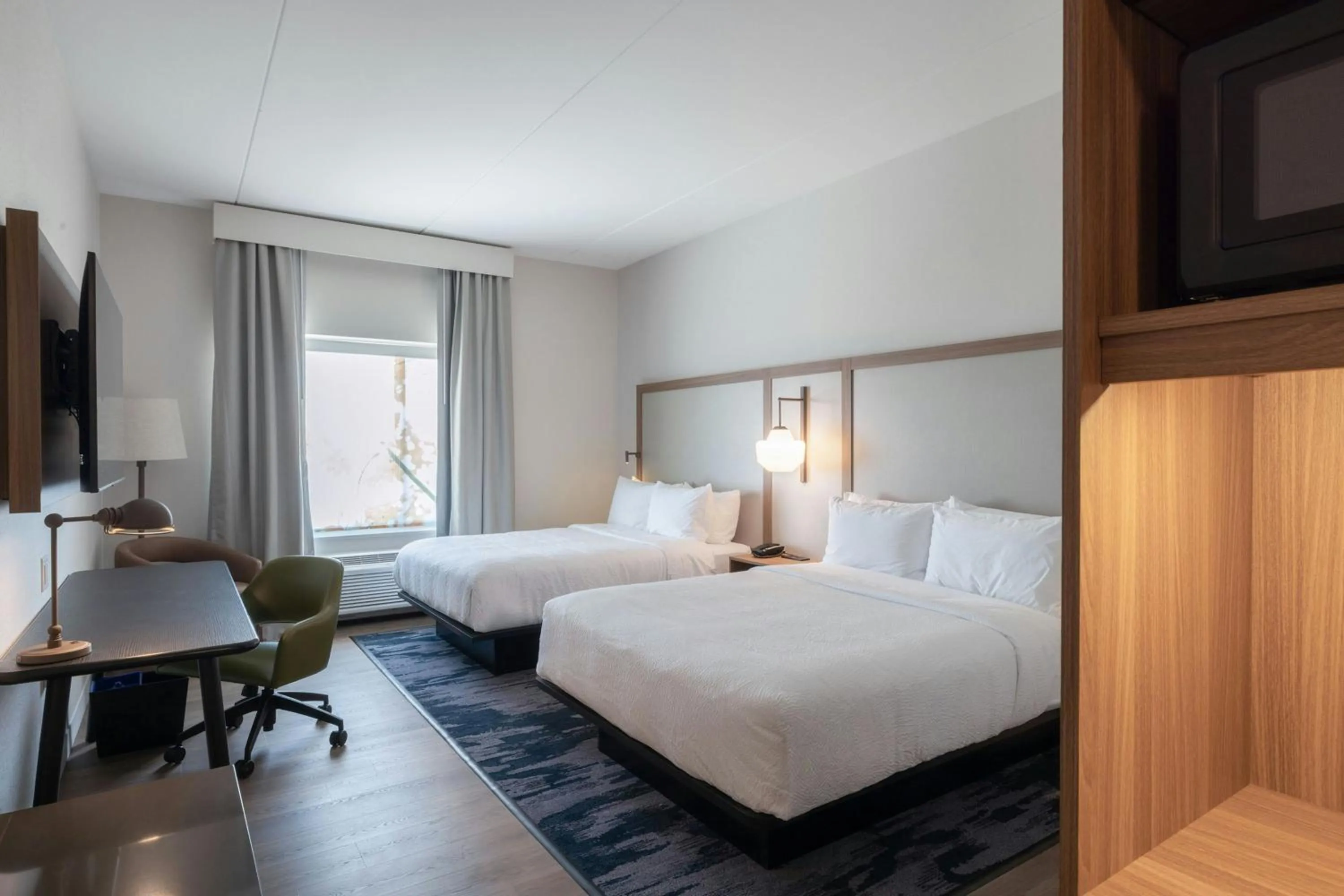 Photo of the whole room, Bed in Fairfield Inn & Suites Dayton Beavercreek