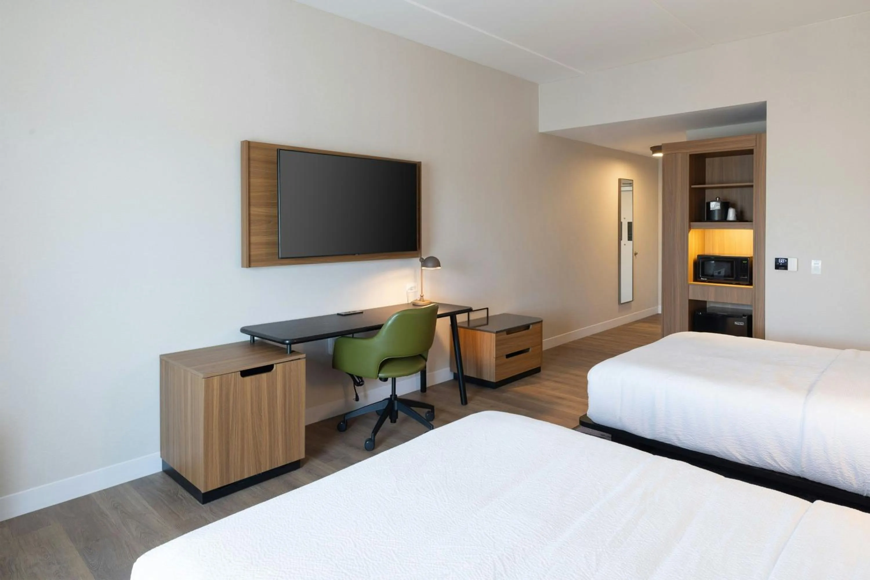 Photo of the whole room, Bed in Fairfield Inn & Suites Dayton Beavercreek