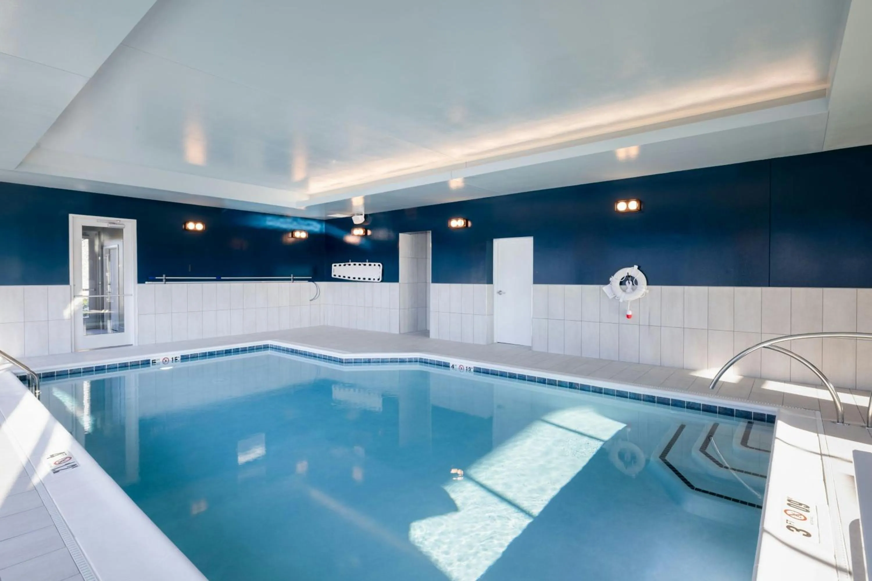 Swimming pool in TownePlace Suites Dayton Beavercreek