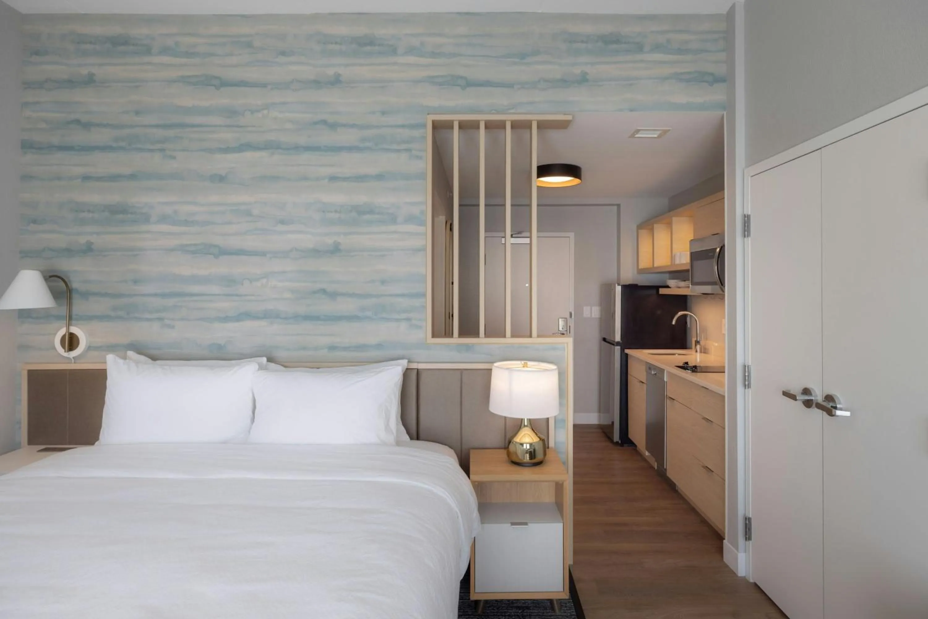 Kitchen or kitchenette, Bed in TownePlace Suites Dayton Beavercreek