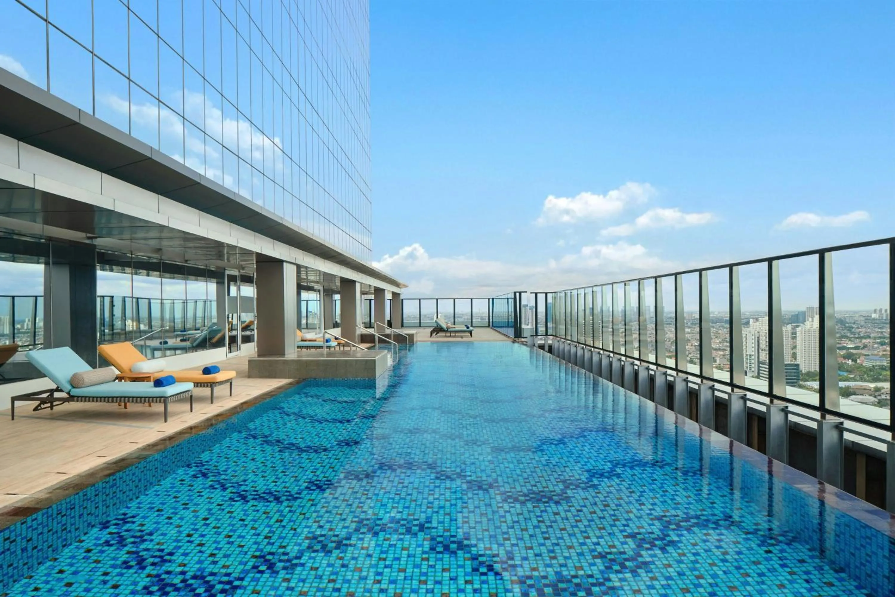 Swimming pool in Aloft Jakarta Kebon Jeruk