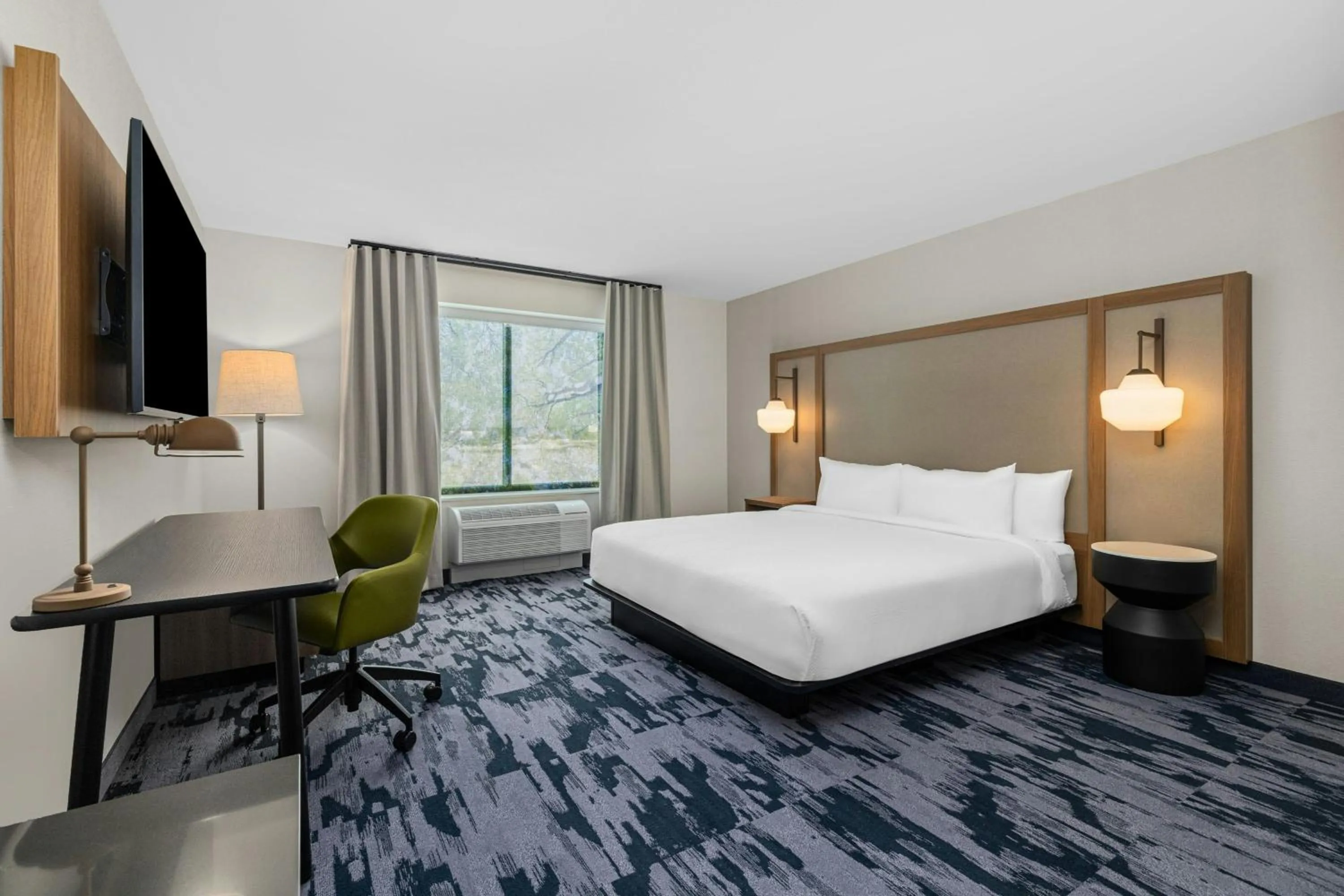 Photo of the whole room, Bed in Fairfield Inn & Suites Dixon