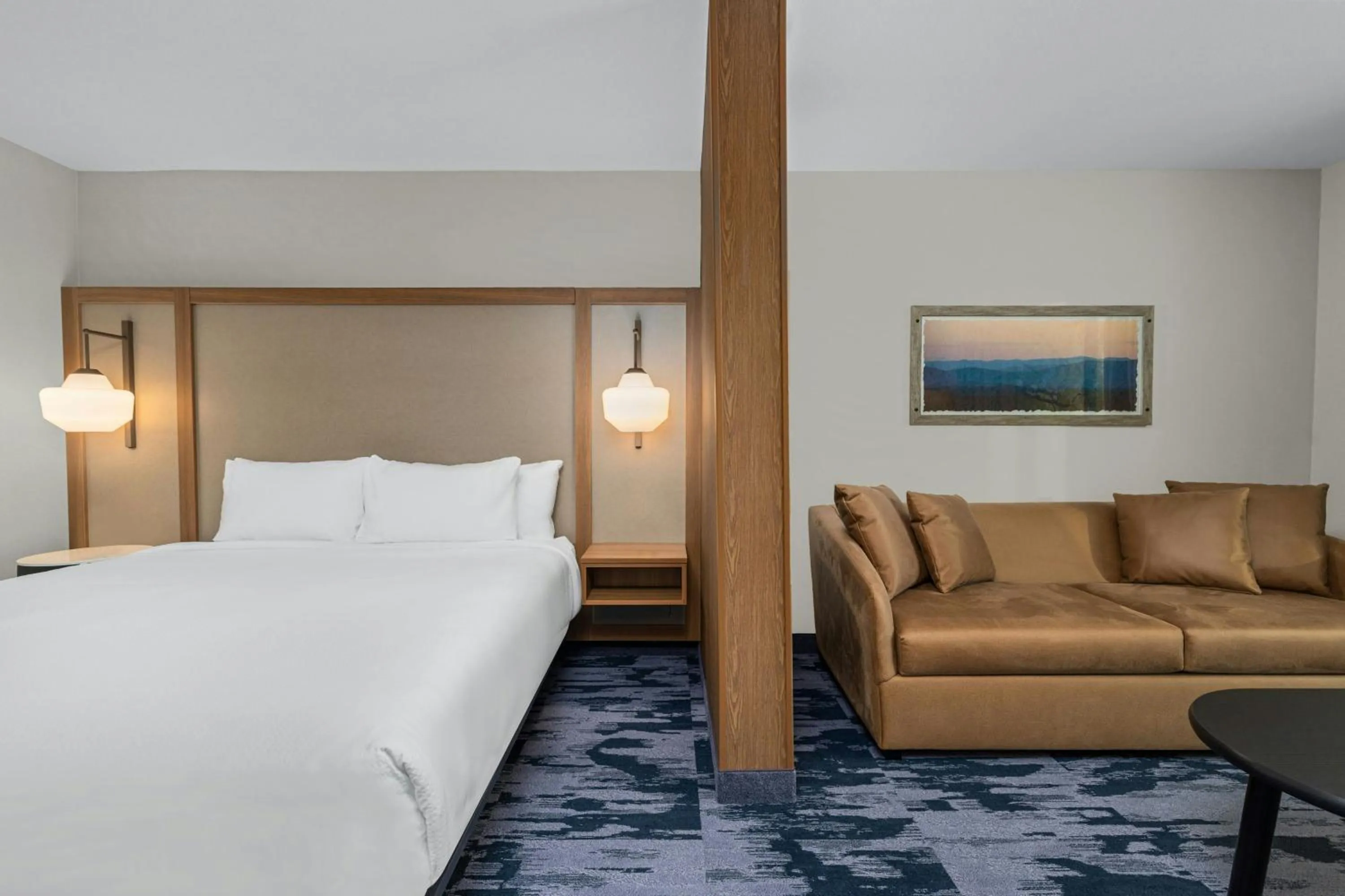 Photo of the whole room, Bed in Fairfield Inn & Suites Dixon