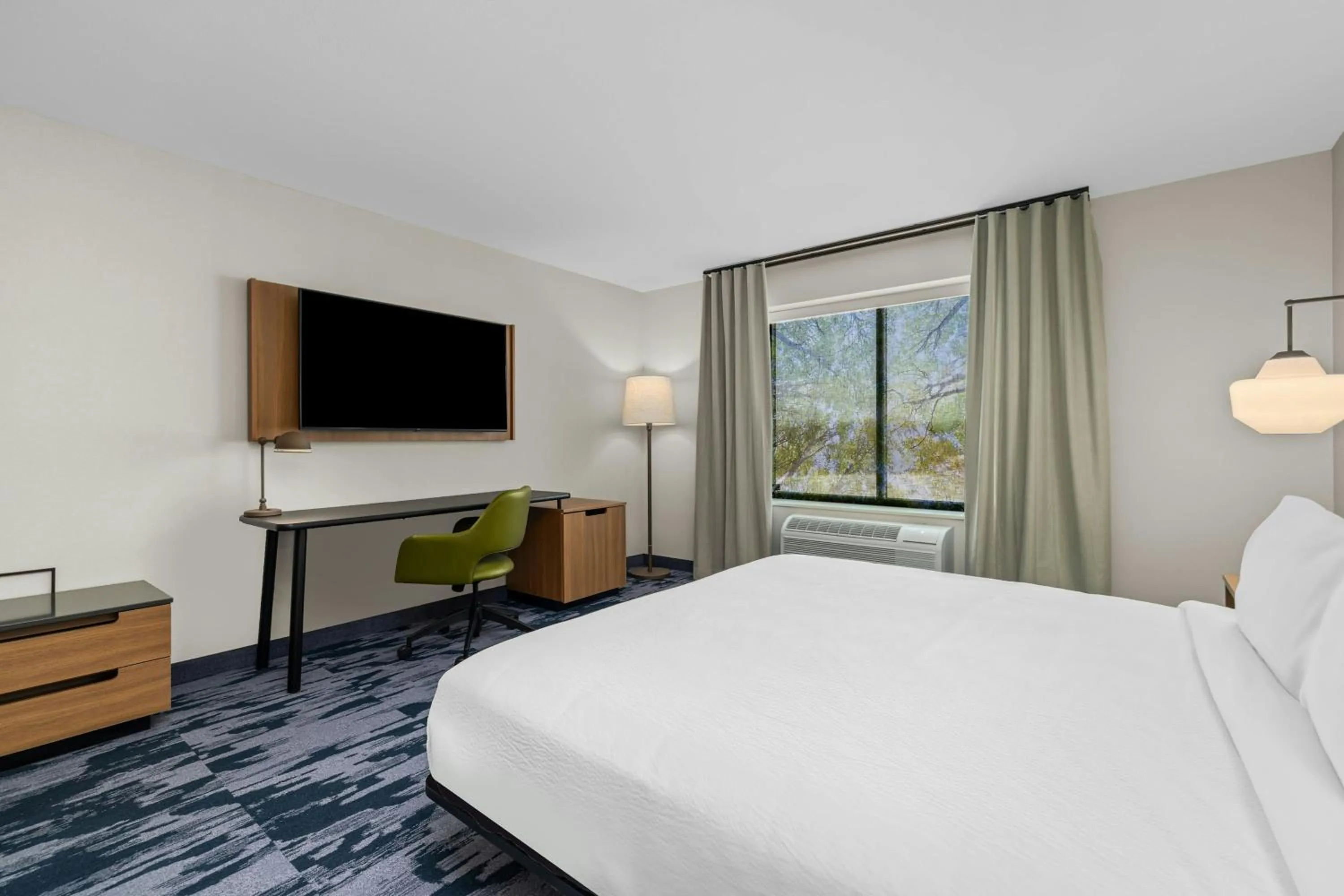 Photo of the whole room, Bed in Fairfield Inn & Suites Dixon