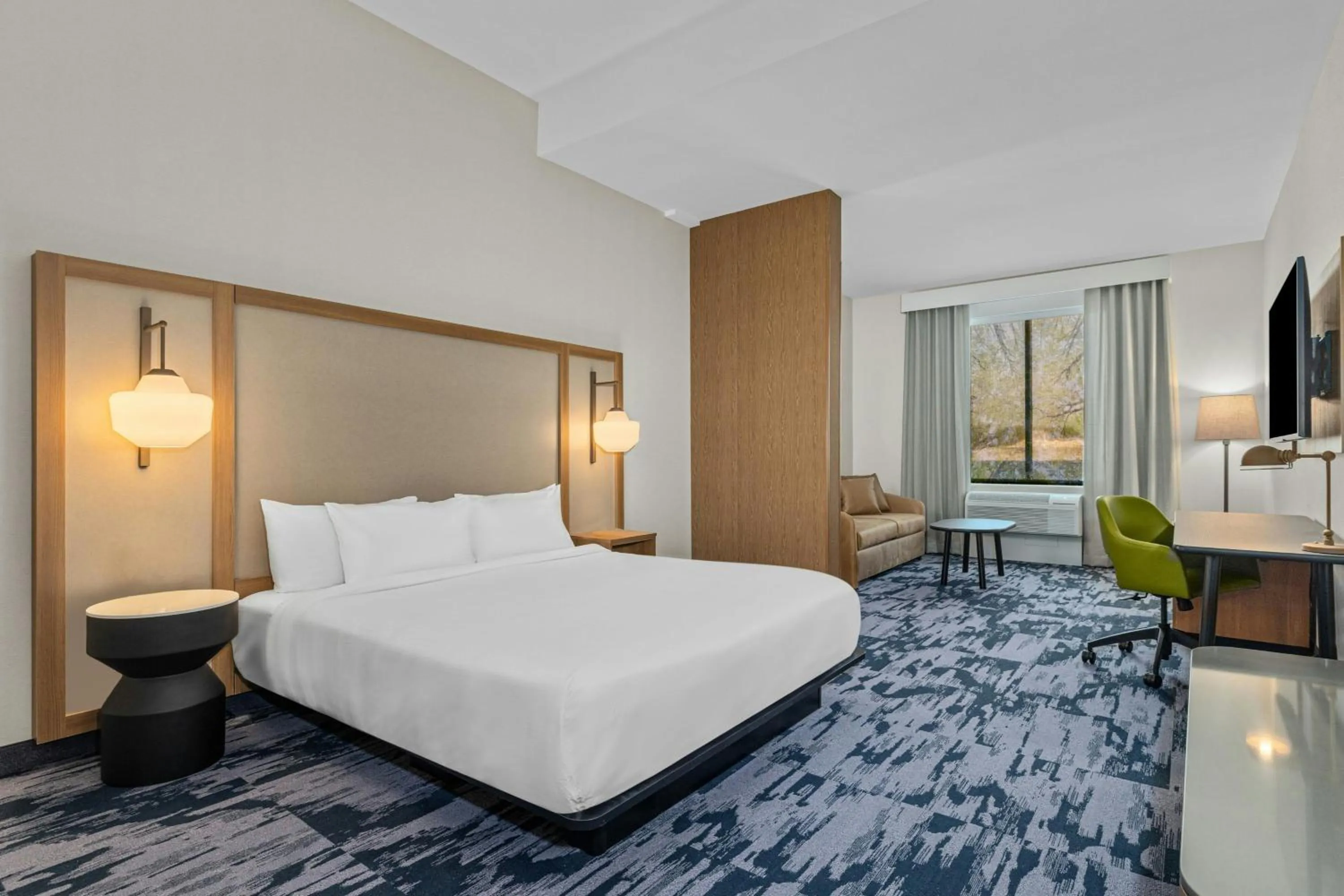 Photo of the whole room, Bed in Fairfield Inn & Suites Dixon