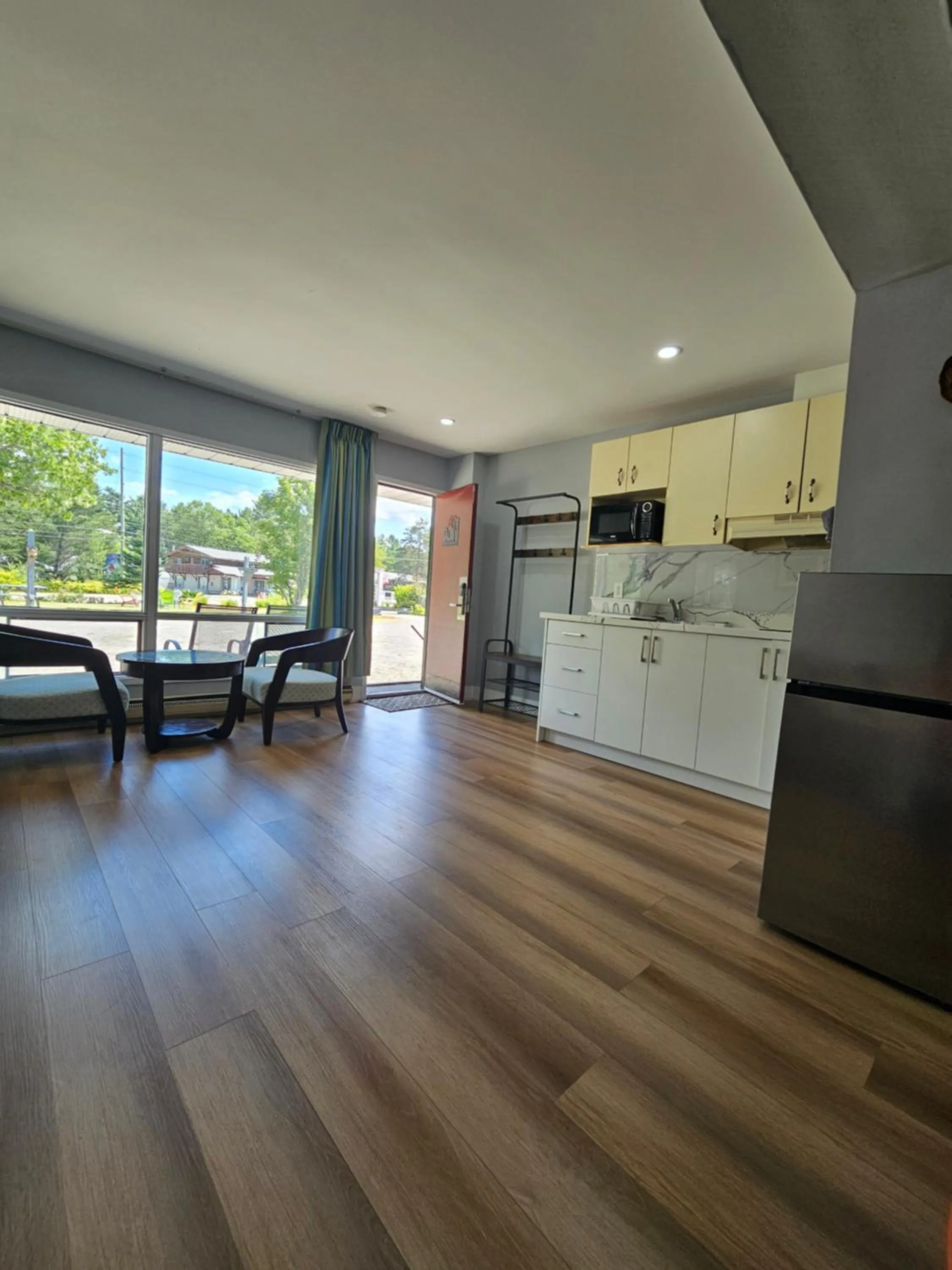 Arrowhead Inn by Baaman's