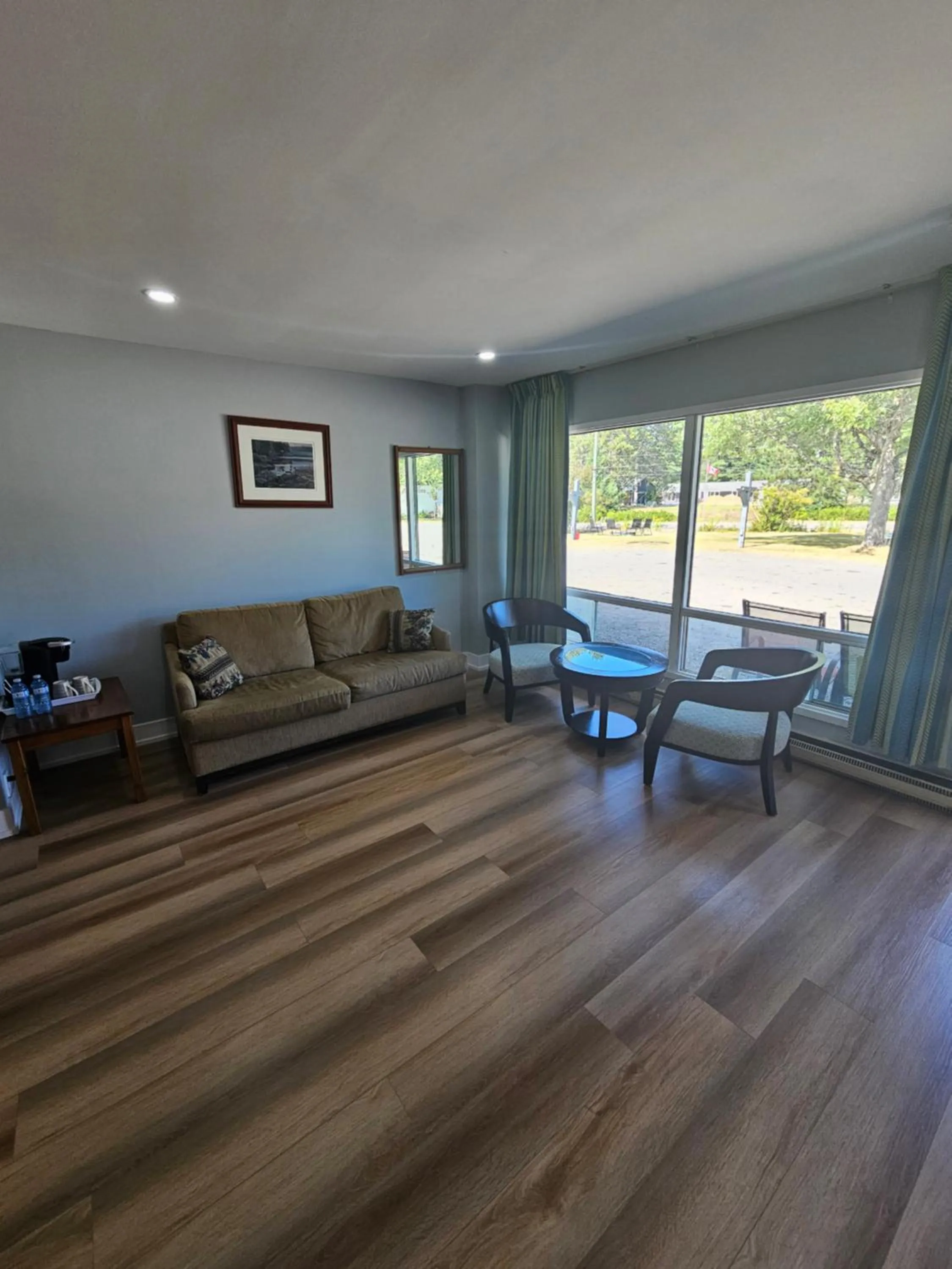 Arrowhead Inn by Baaman's