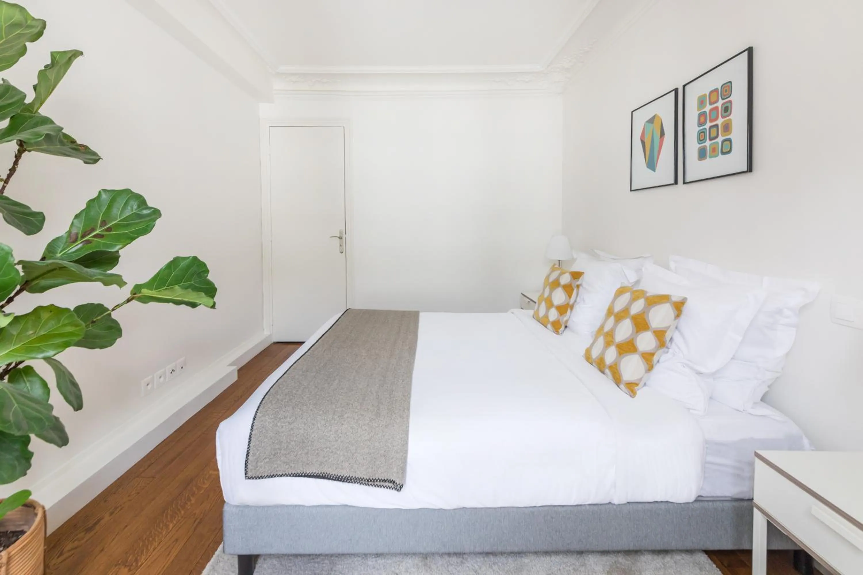 Bedroom, Bed in Appartements Bergère