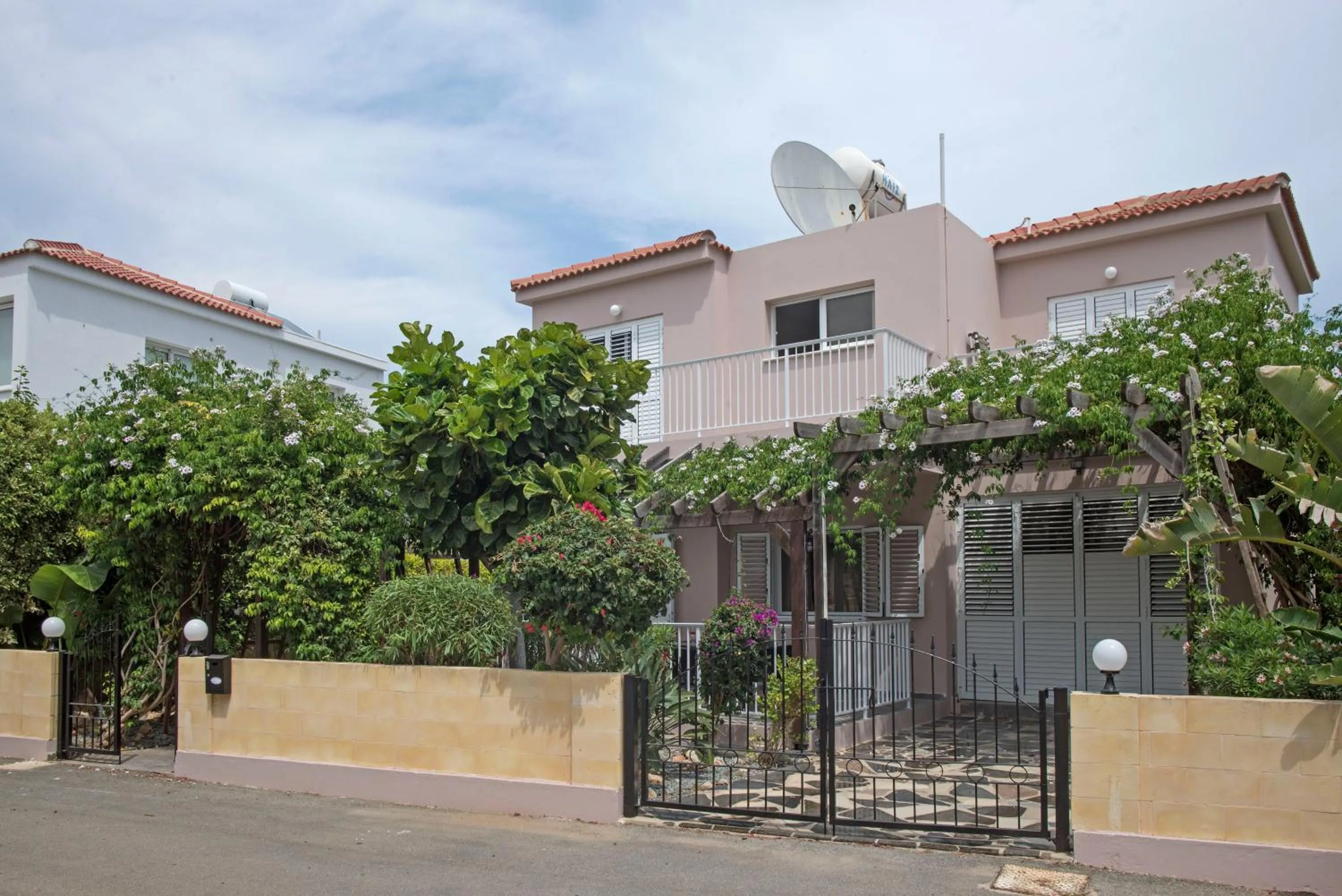 Nissi Maria Villa