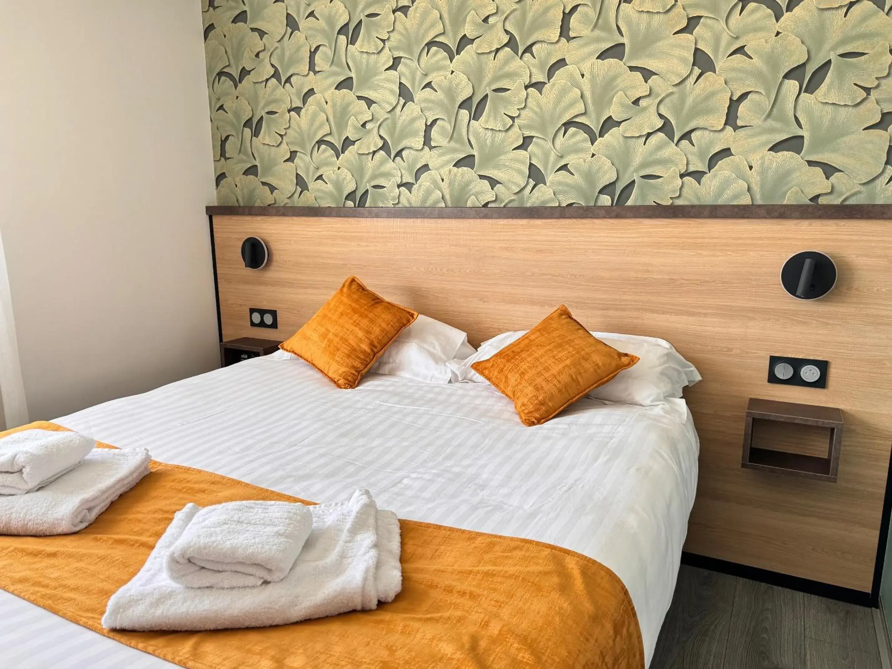 Bed in Logis Hôtels Gnàc é Pause Bed in Logis Hôtels Gnàc é Pause