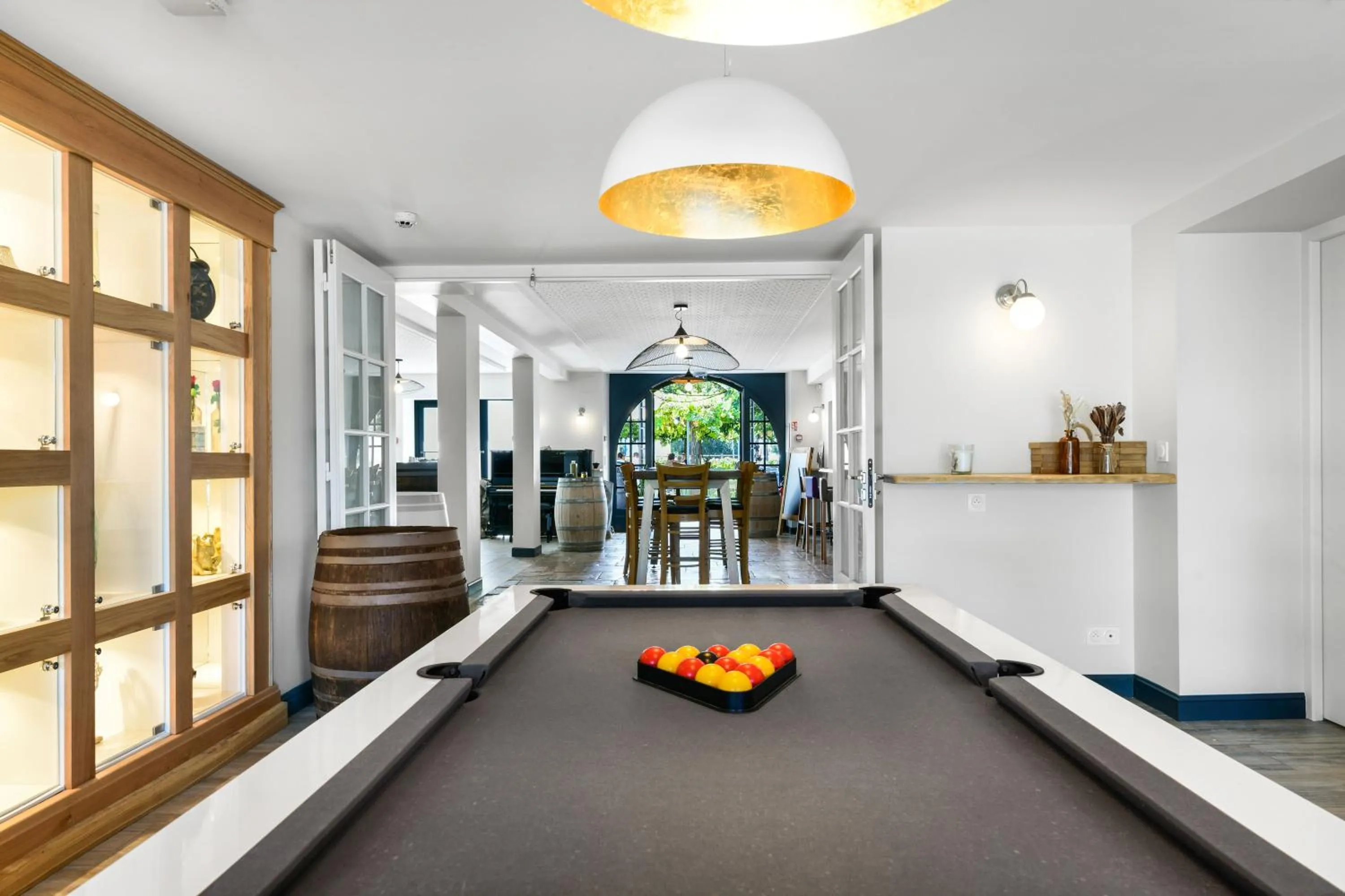 Billiard in Logis Hôtels Gnàc é Pause