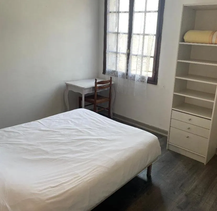 Bed in Hotel Restaurant L'Escale