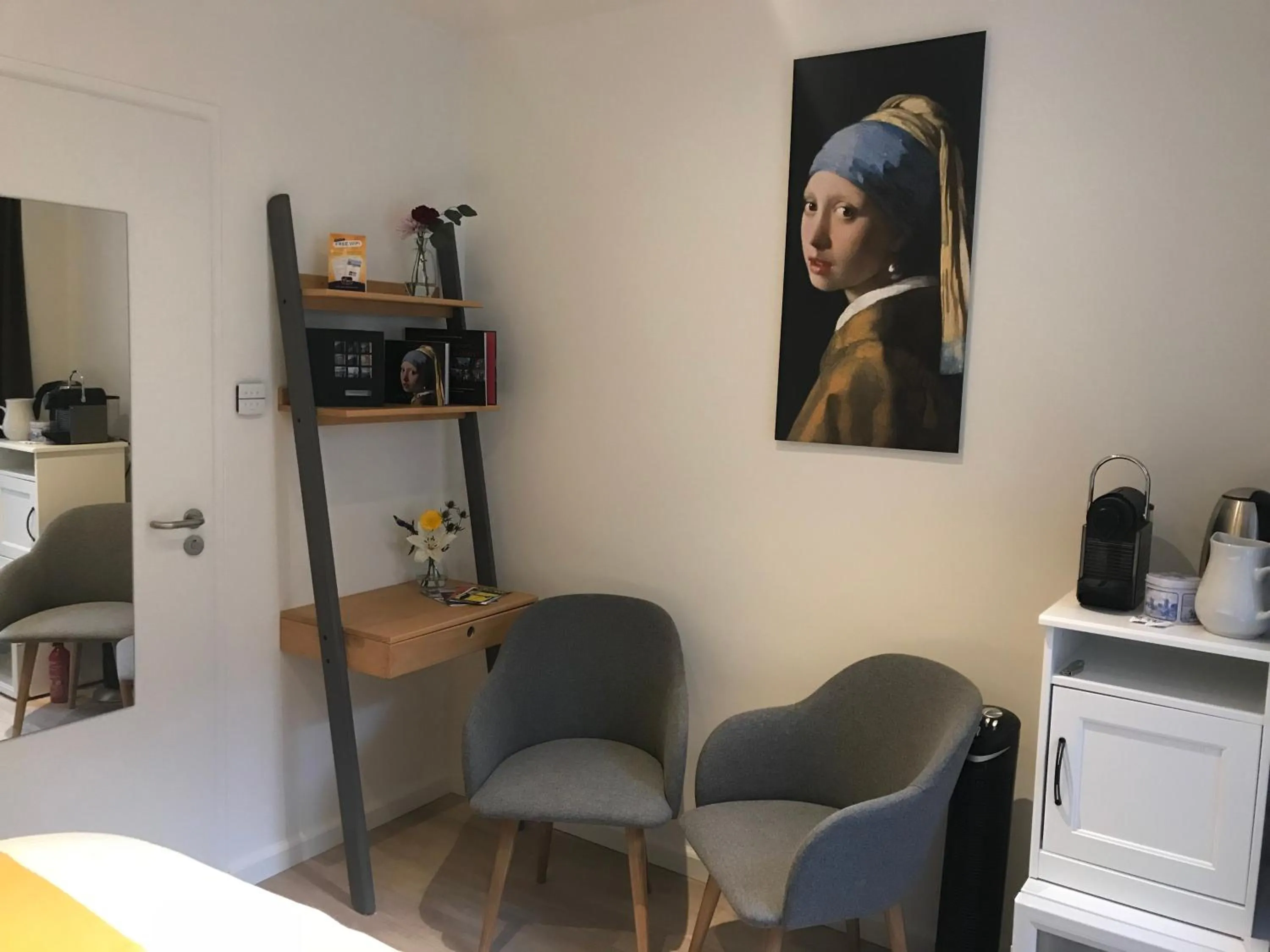 Seating area in Rust B&B