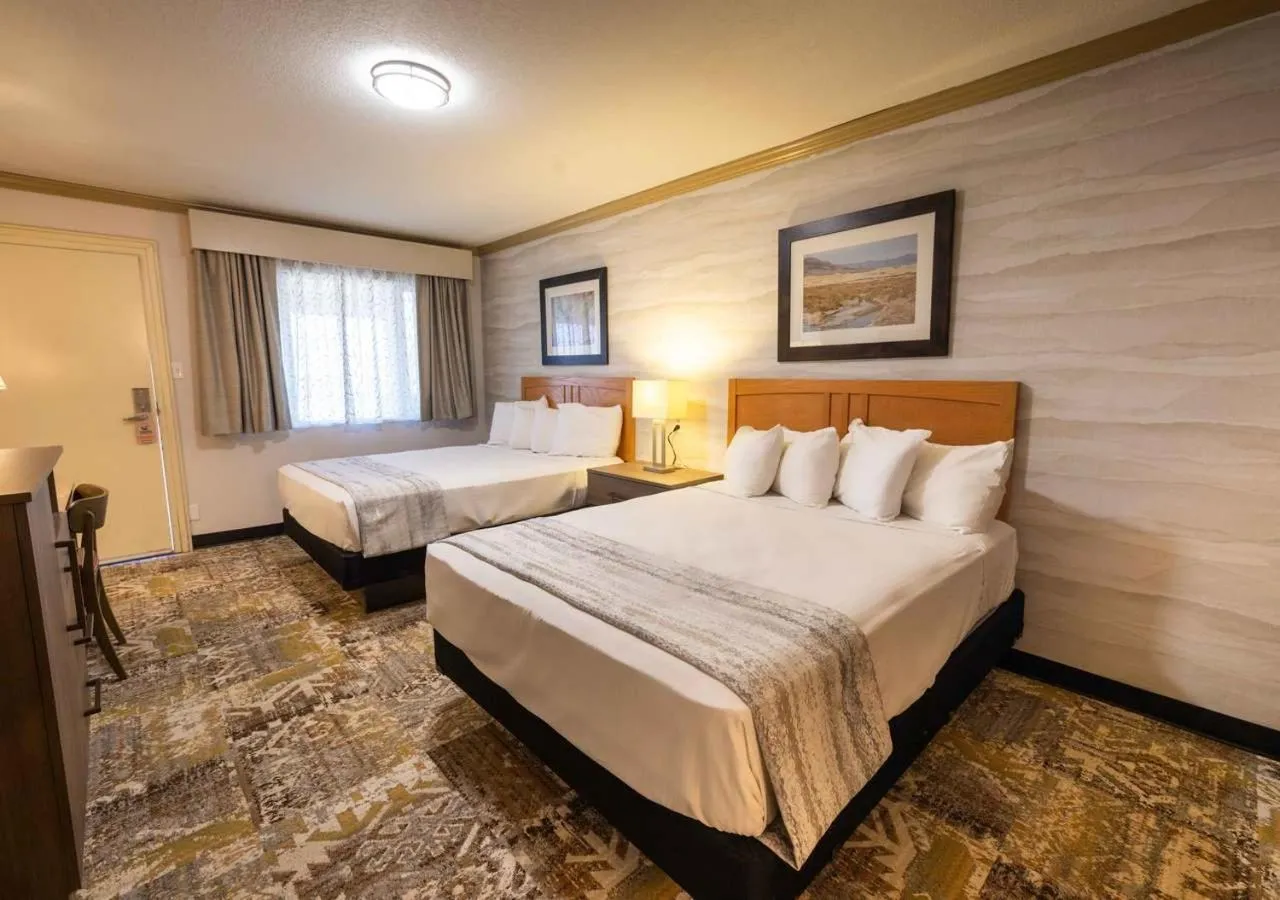 Bedroom, Bed in Stovepipe Wells Village