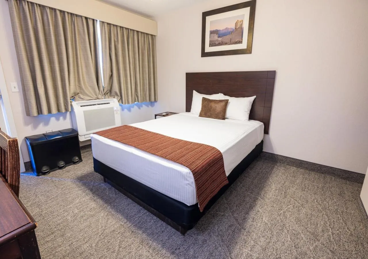 Bedroom, Bed in Stovepipe Wells Village