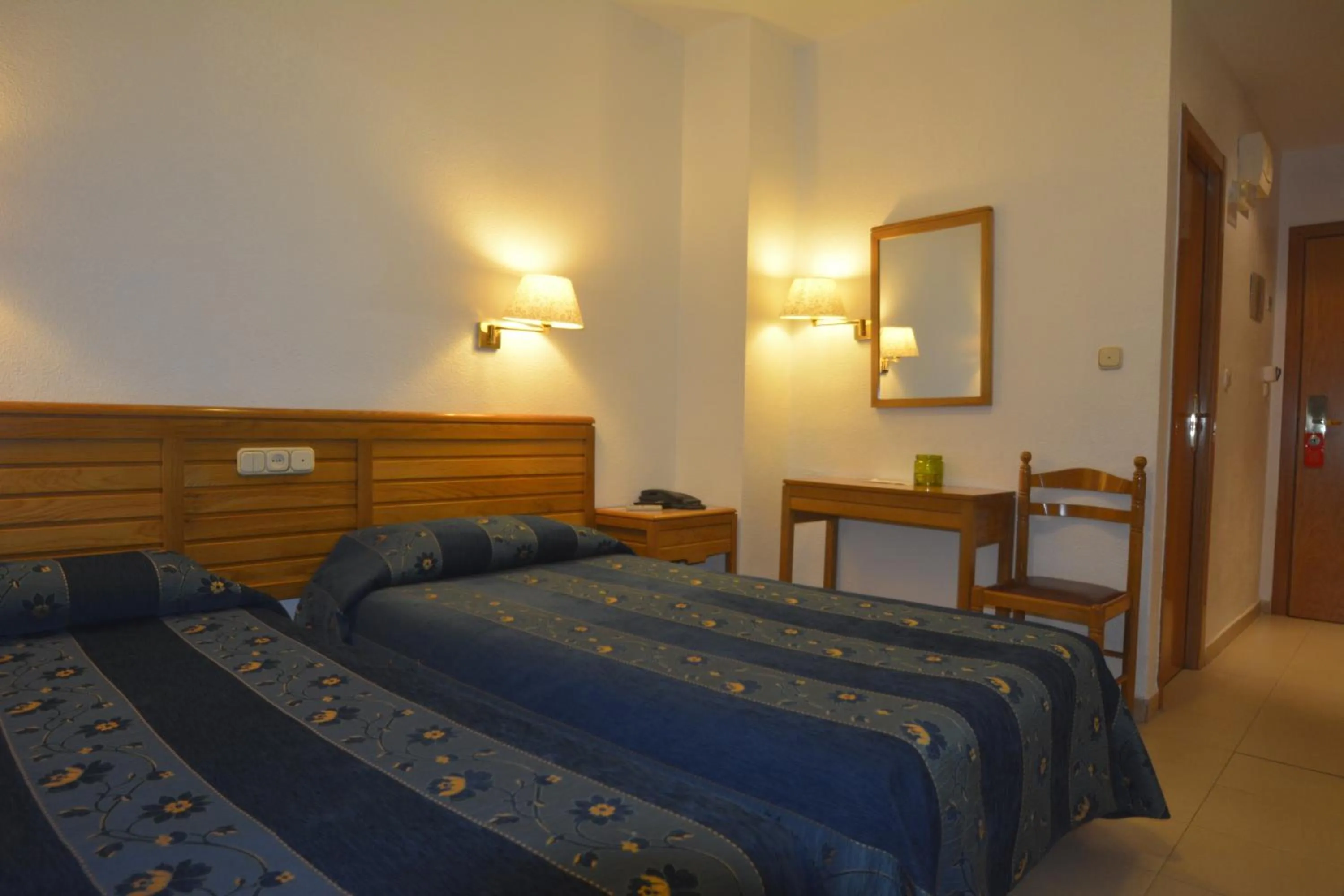 Photo of the whole room in Casa Emilio