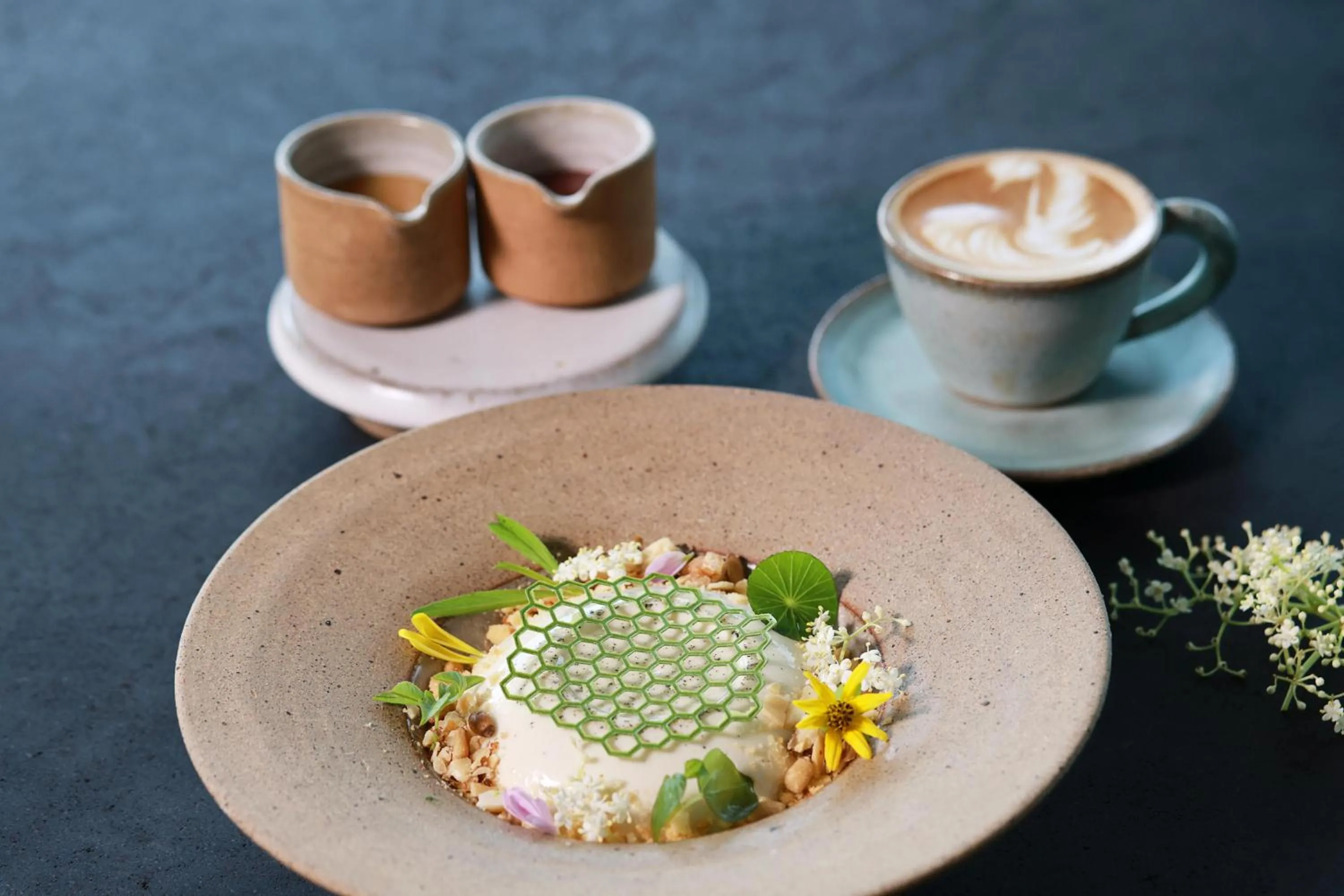 Food and drinks in Bumi Kinar Skylight