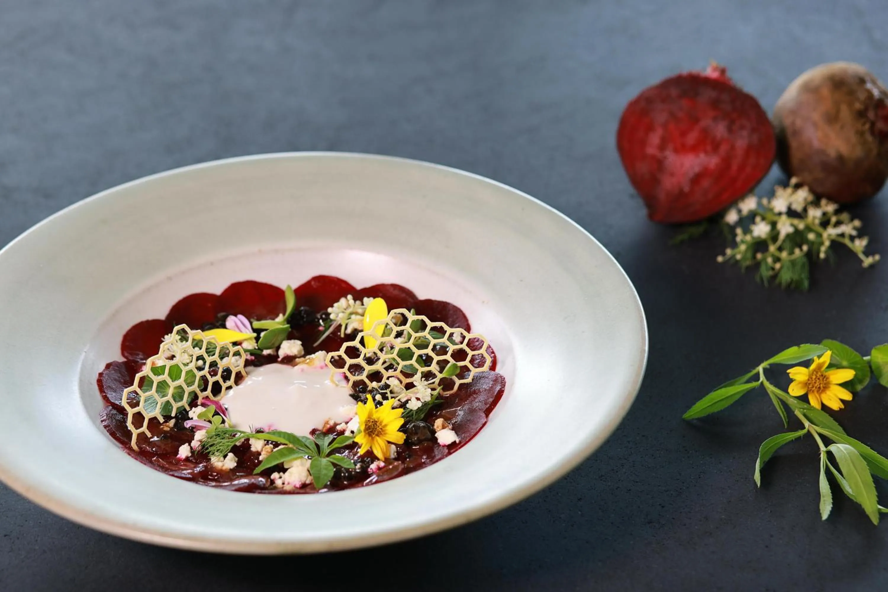 Food and drinks in Bumi Kinar Skylight