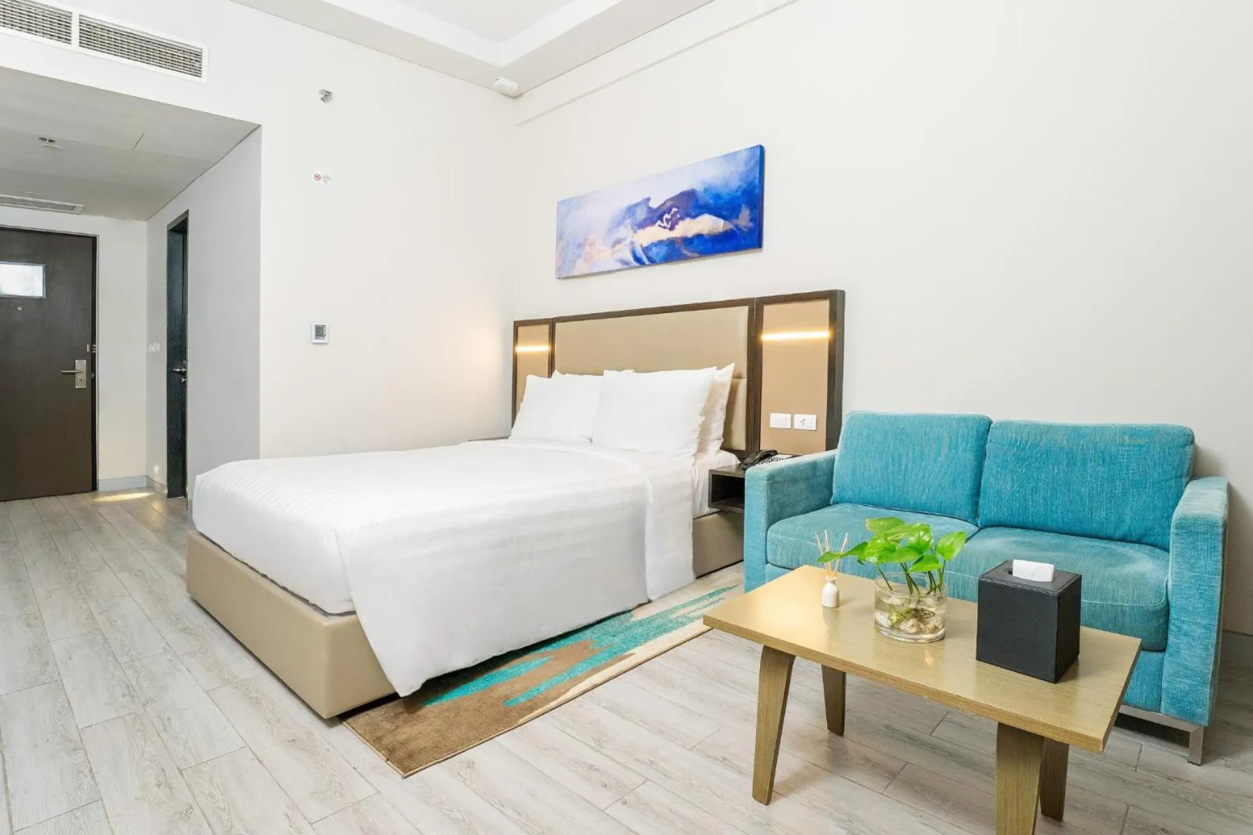 Bed in Resort-style Comfort Near Mactan Airport