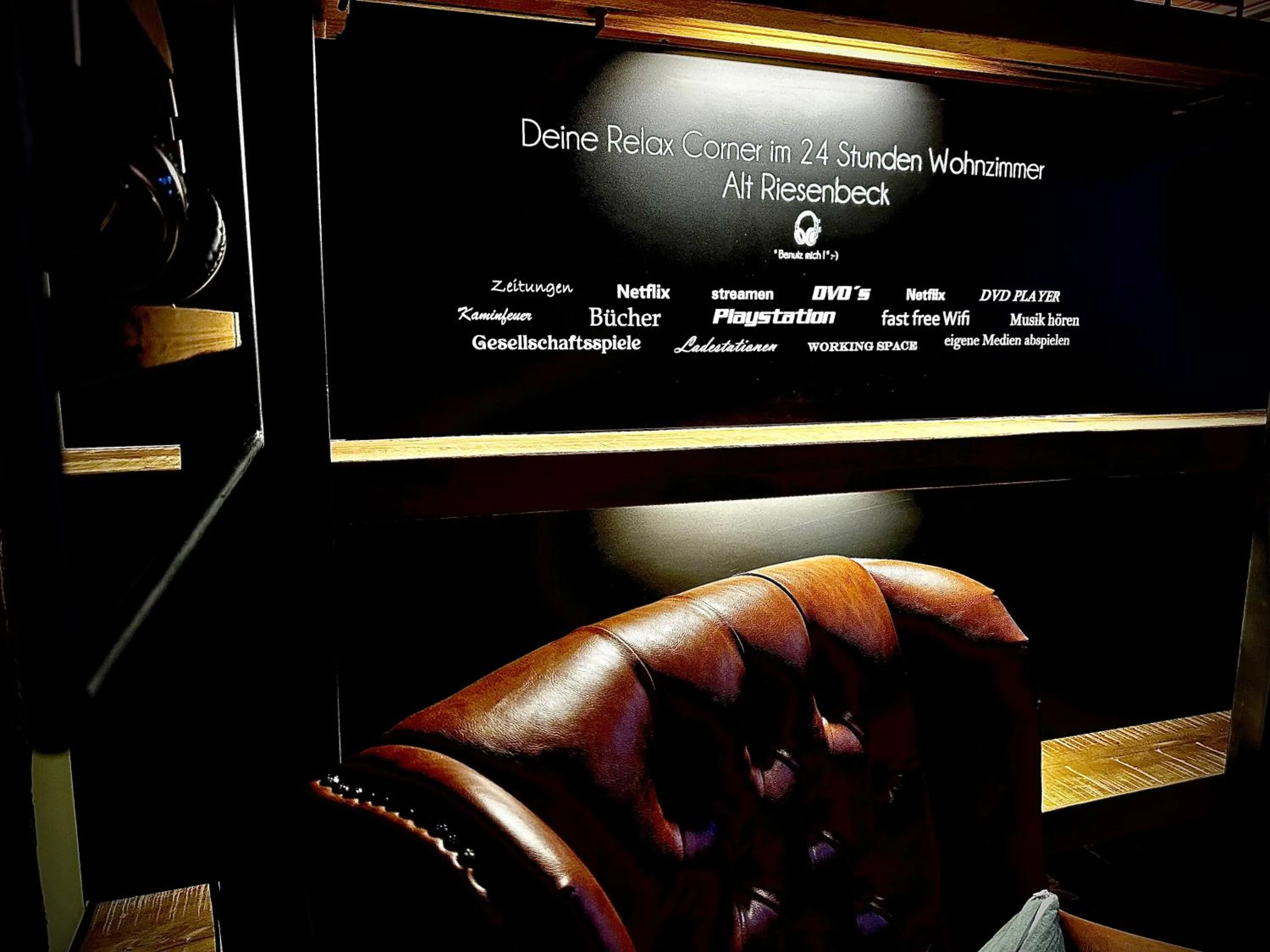 Communal lounge/ TV room in Privathotel Riesenbeck