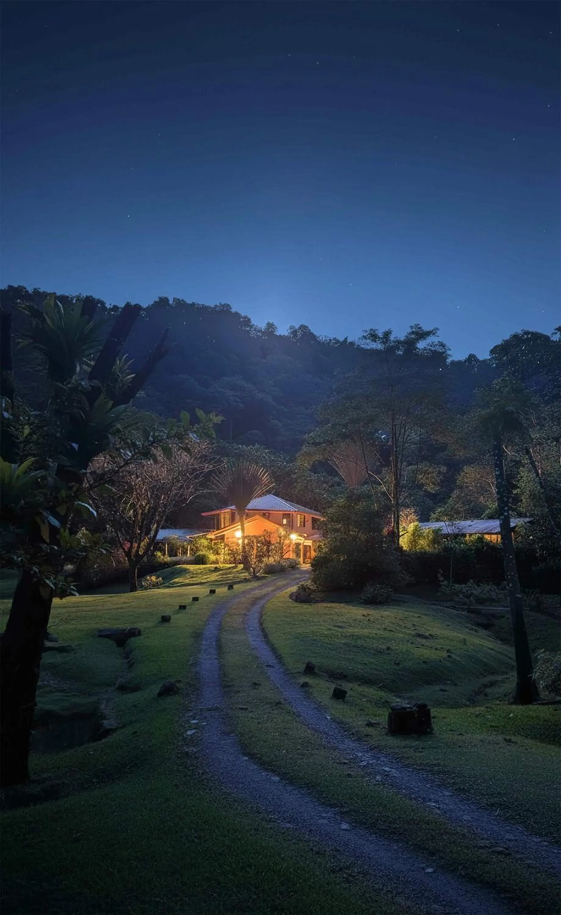 Night in Mei Tai Cacao Lodge
